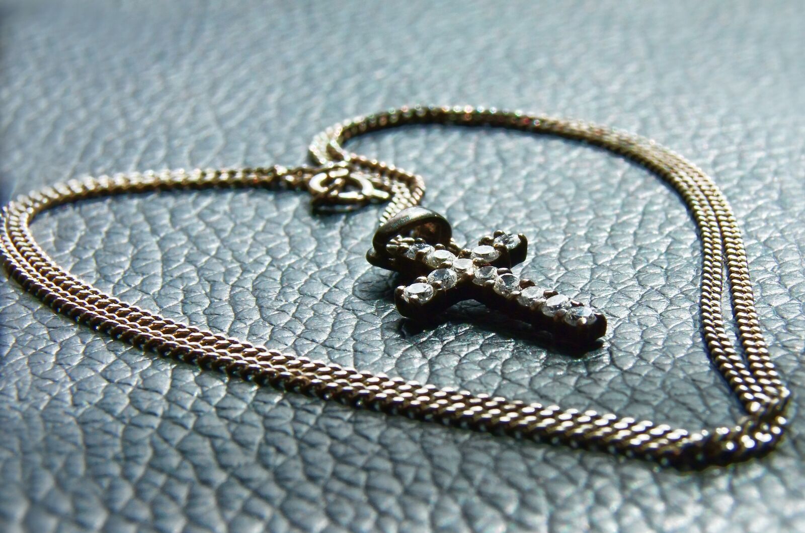 FujiFilm FinePix S200EXR (FinePix S205EXR) sample photo. Jesus, religion, love photography