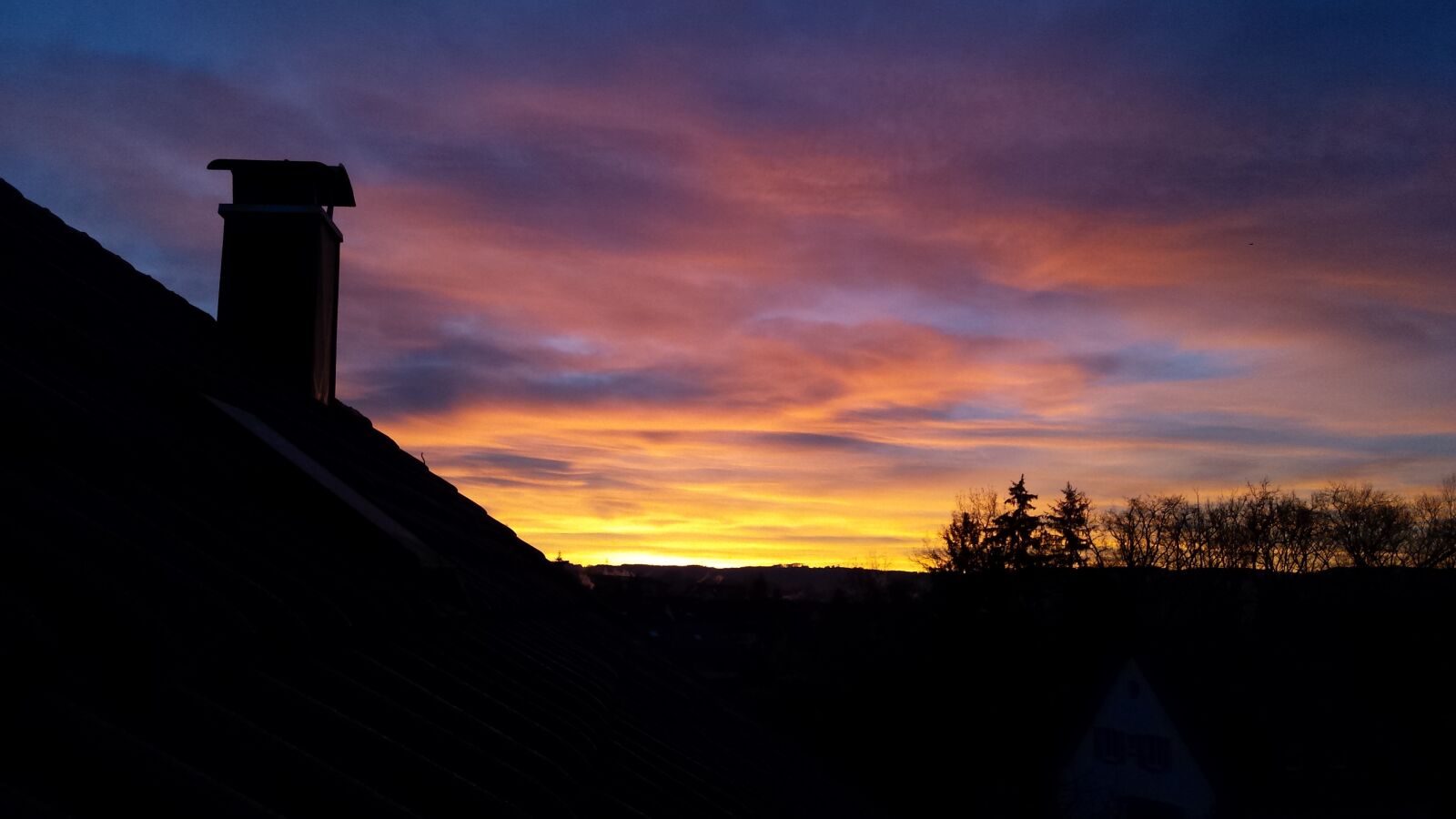 Samsung Galaxy S4 sample photo. Sunrise, against the clock photography