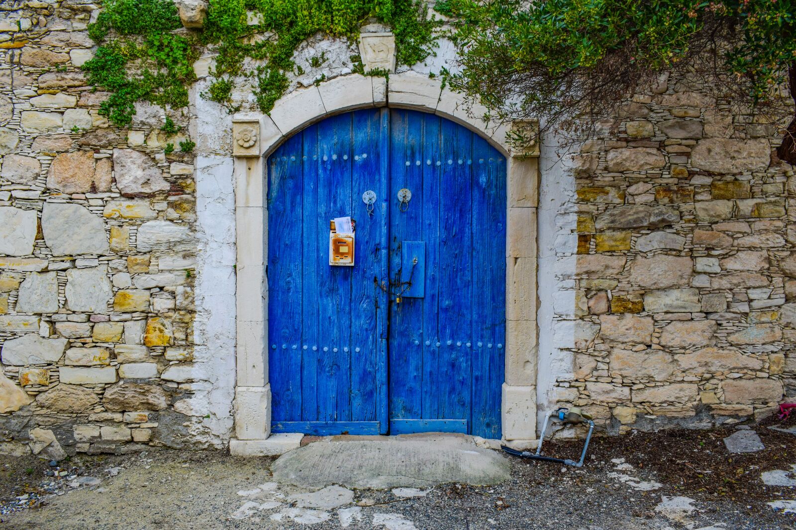 Nikon D3300 sample photo. Door, entrance, wall photography