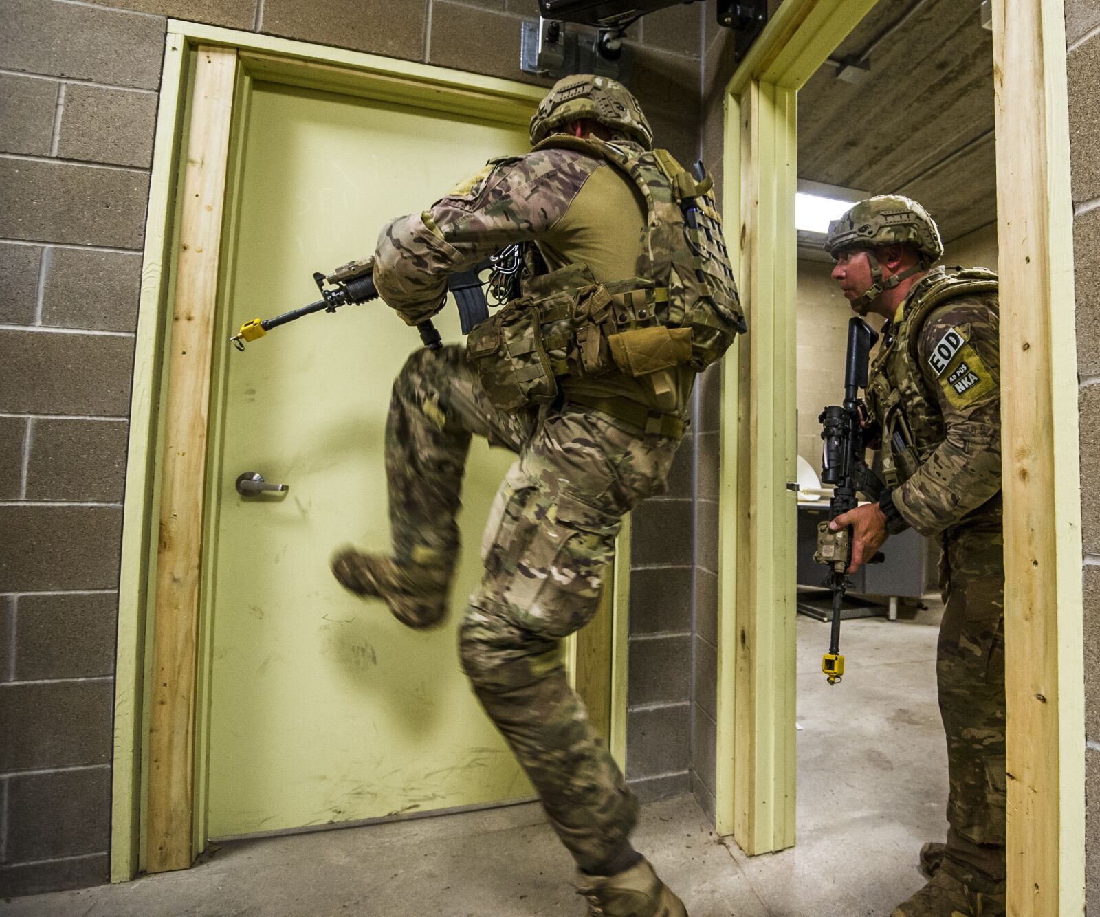 Nikon D3S sample photo. Soldiers, training, exercise photography