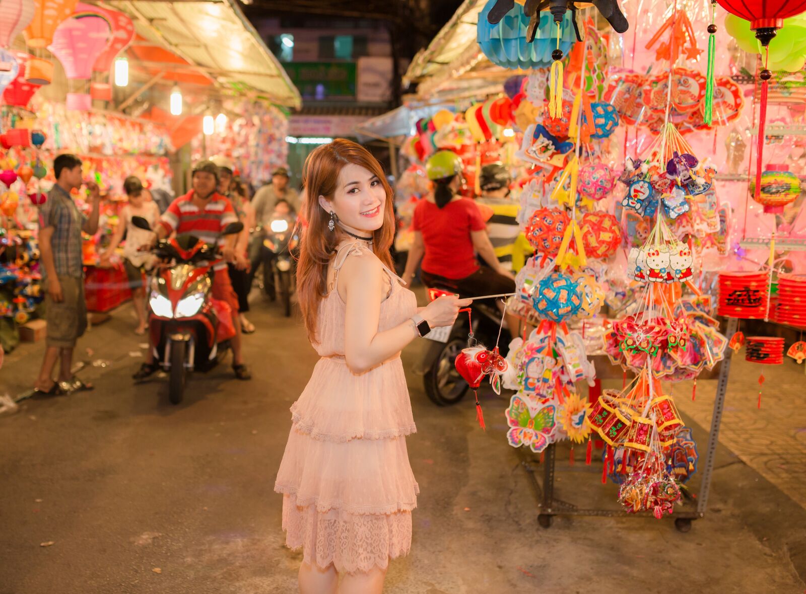 Canon EOS 5D Mark III sample photo. Portrait, girl, night photography