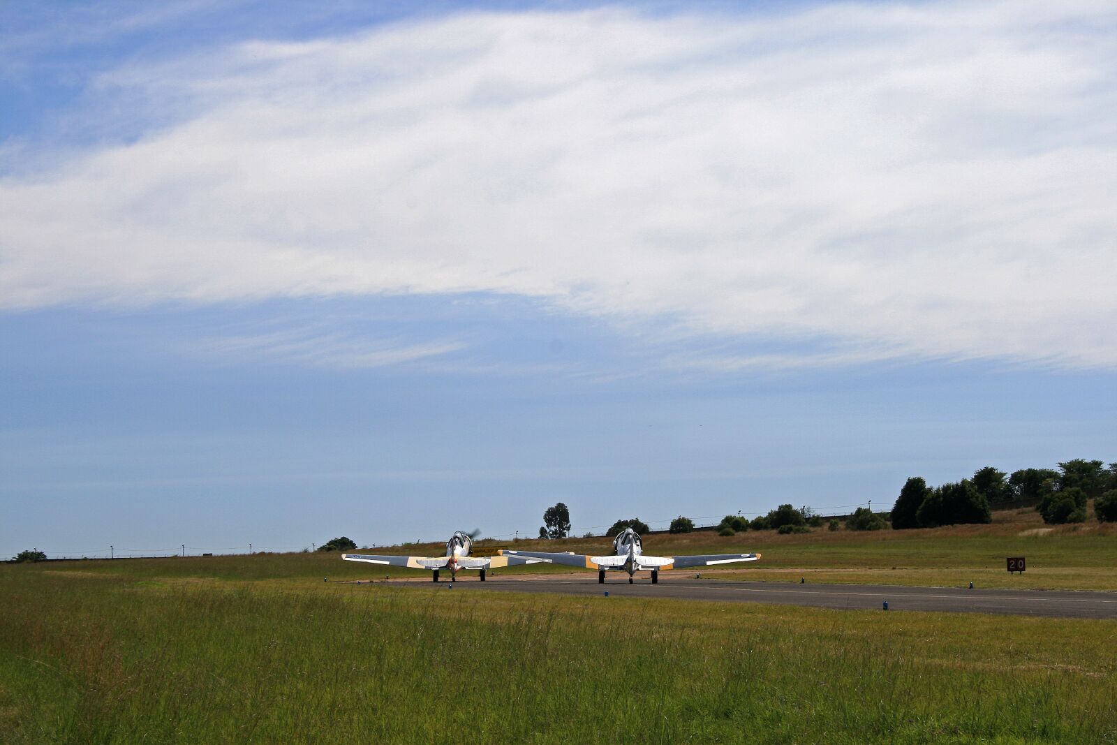 Canon EOS 400D (EOS Digital Rebel XTi / EOS Kiss Digital X) sample photo. Taxiing aircraft, aircraft, harvard photography