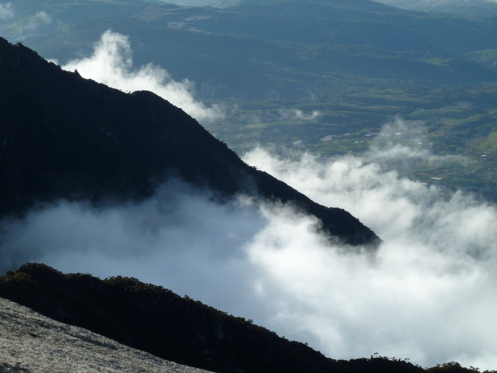 Panasonic Lumix DMC-ZS7 (Lumix DMC-TZ10) sample photo. Mountain, malaysia, kinabalu photography