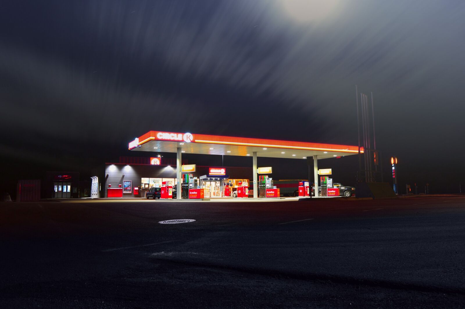 Nikon D3200 sample photo. Blur, dusk, evening, gas photography