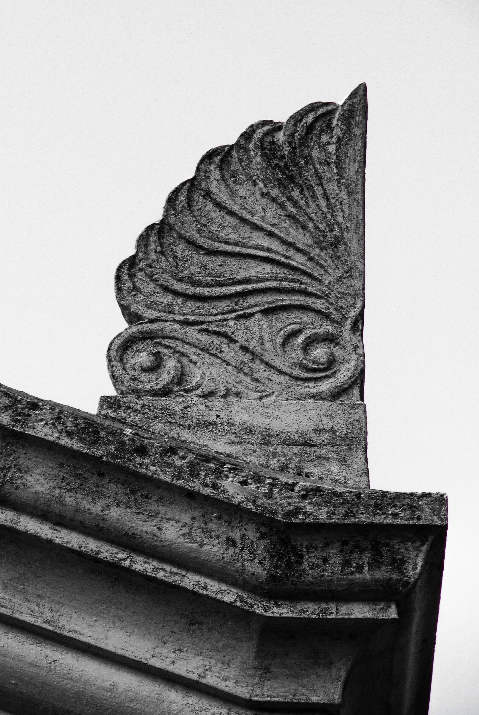 Canon PowerShot SX400 IS sample photo. Ridge tile, decoration, neoclassic photography