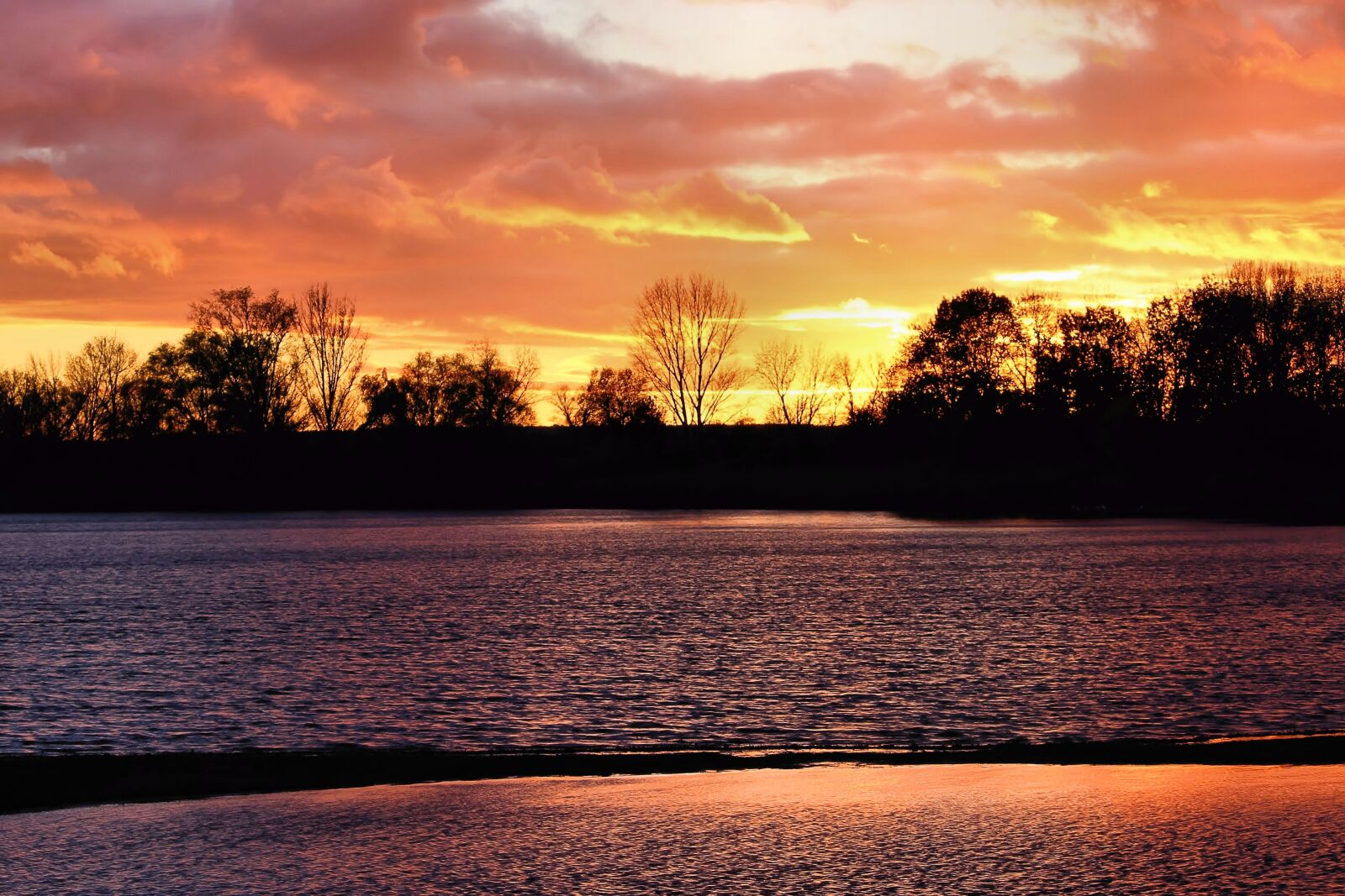 Canon EF-S 55-250mm F4-5.6 IS II sample photo. Sunset, afterglow, evening sky photography