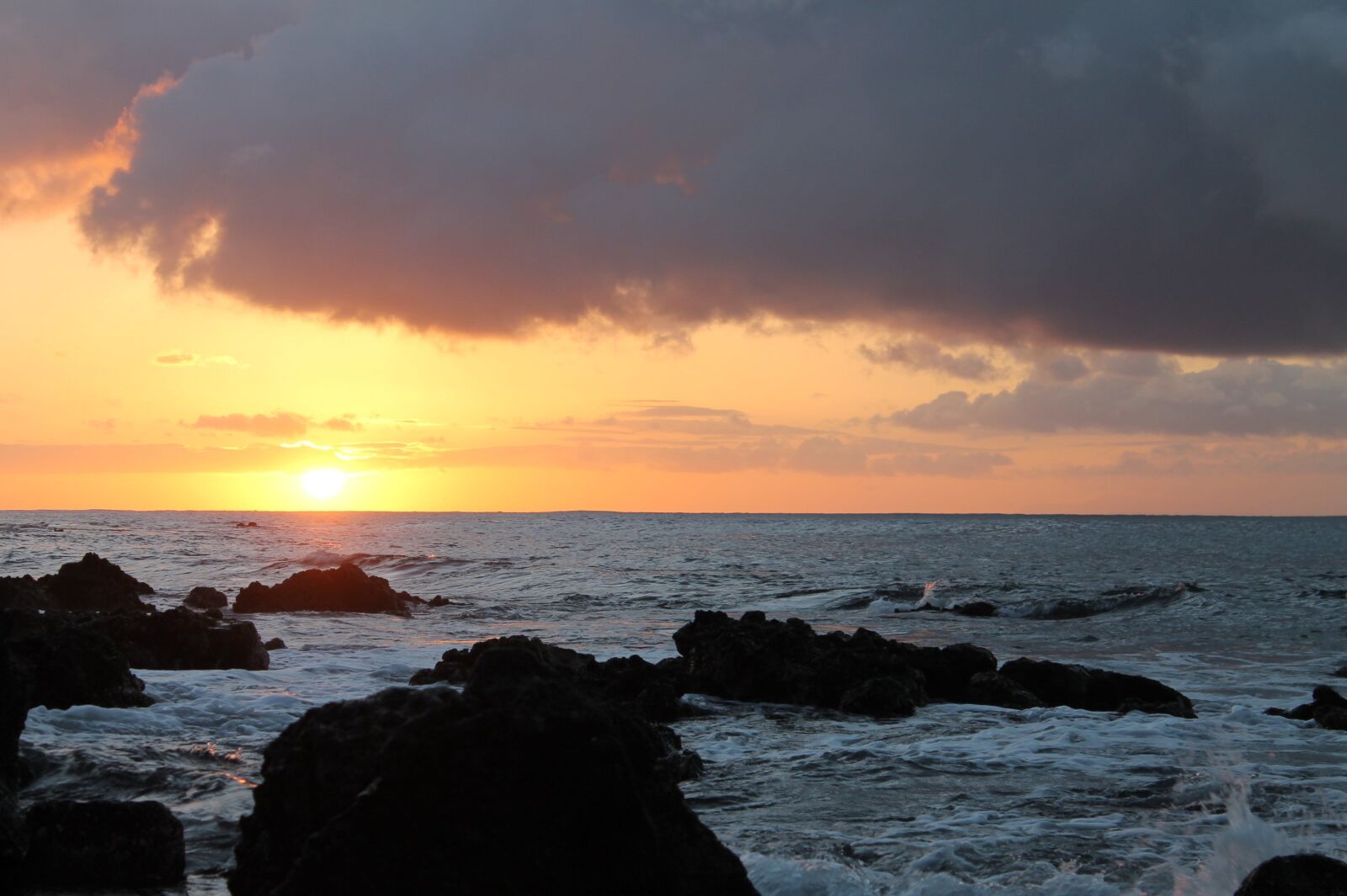 Canon EOS 1100D (EOS Rebel T3 / EOS Kiss X50) sample photo. Hawaii, sunrise, sea photography