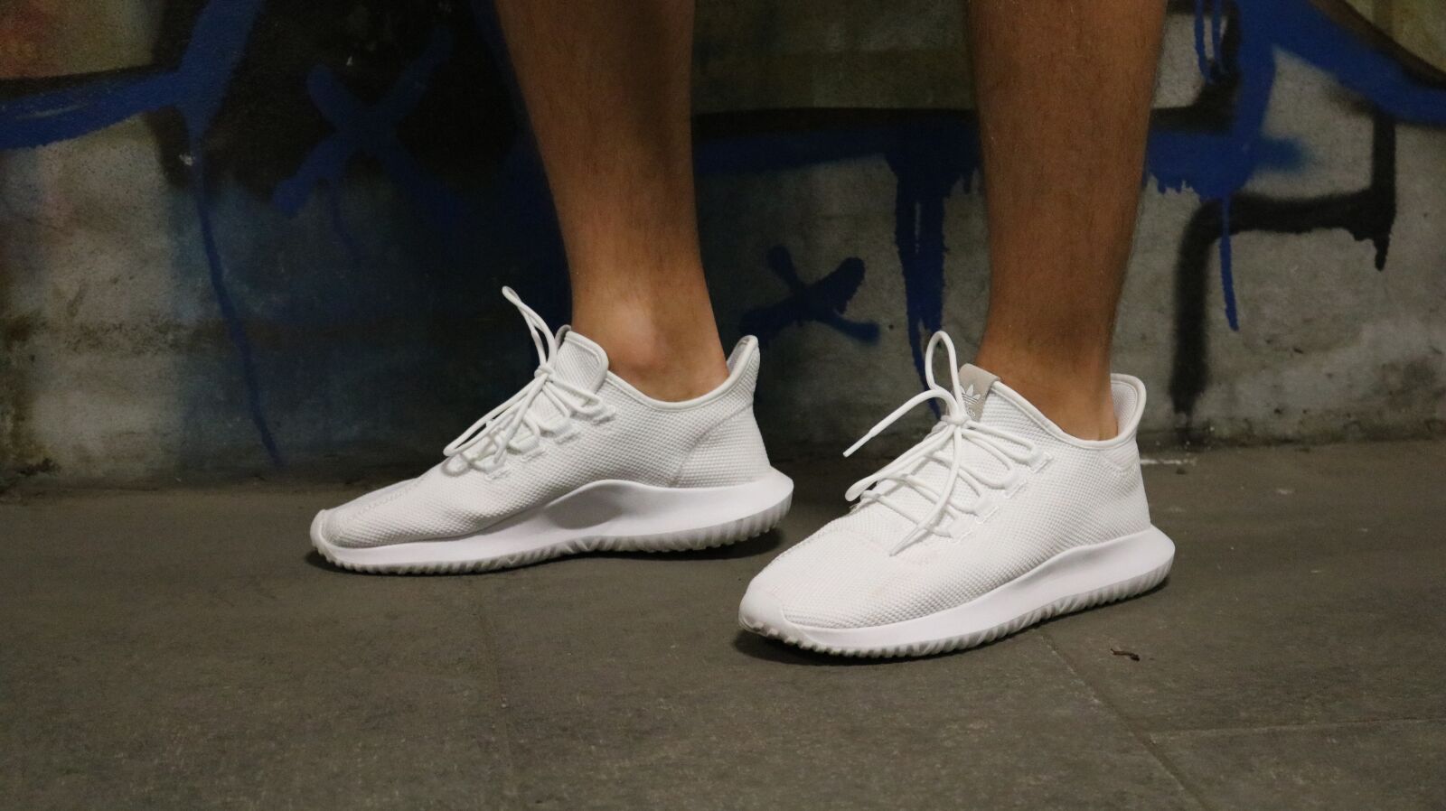 Canon EOS 750D (EOS Rebel T6i / EOS Kiss X8i) sample photo. Shoes, fashion, modern photography