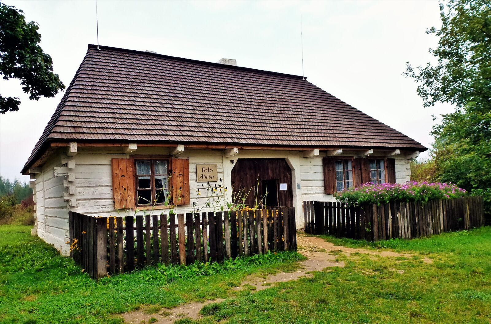 Panasonic Lumix DMC-ZS10 (Lumix DMC-TZ20 / Lumix DMC-TZ22) sample photo. House, wood, architecture photography