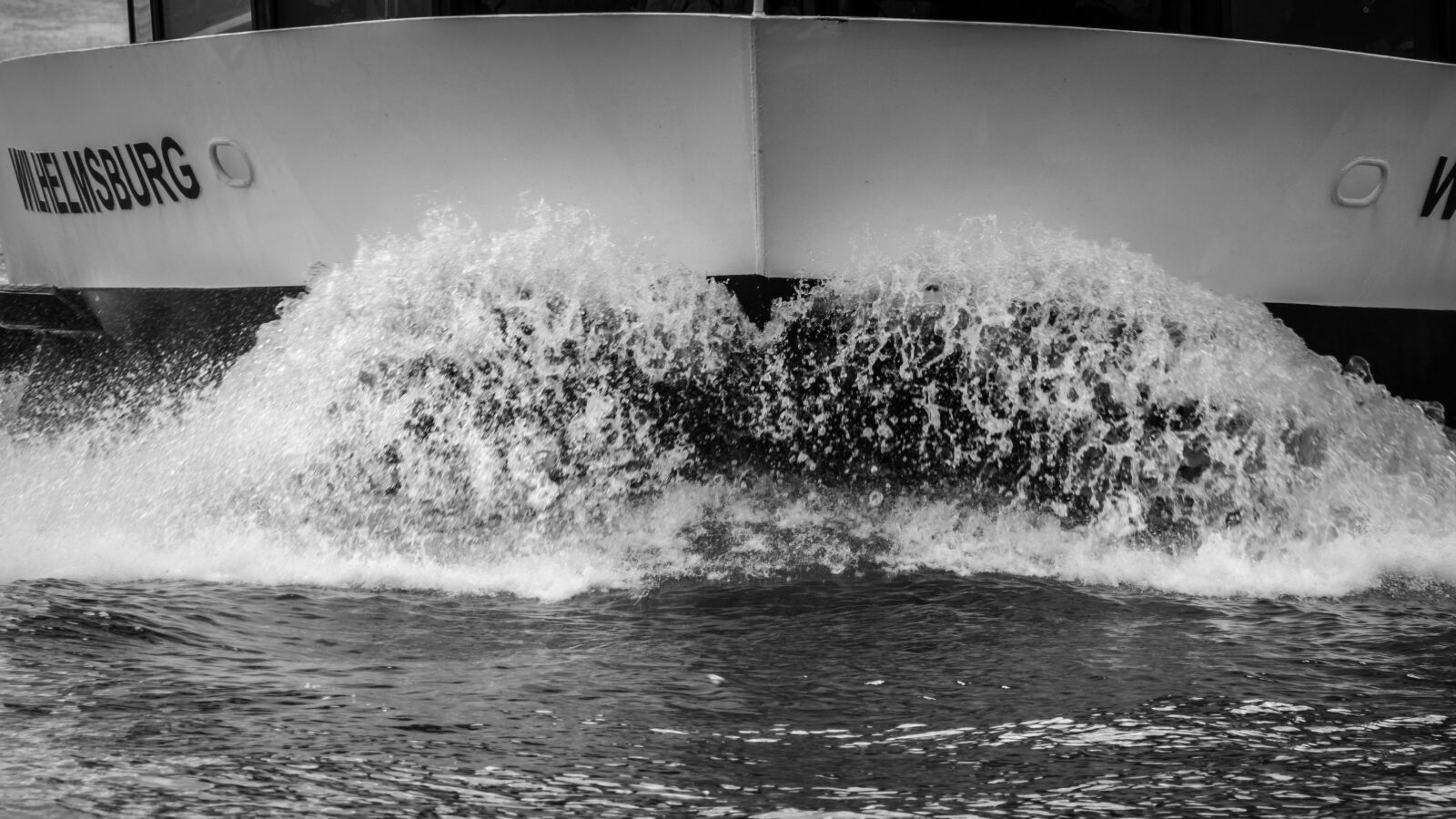 Canon PowerShot G3 X sample photo. Wave, bow wave, shipping photography