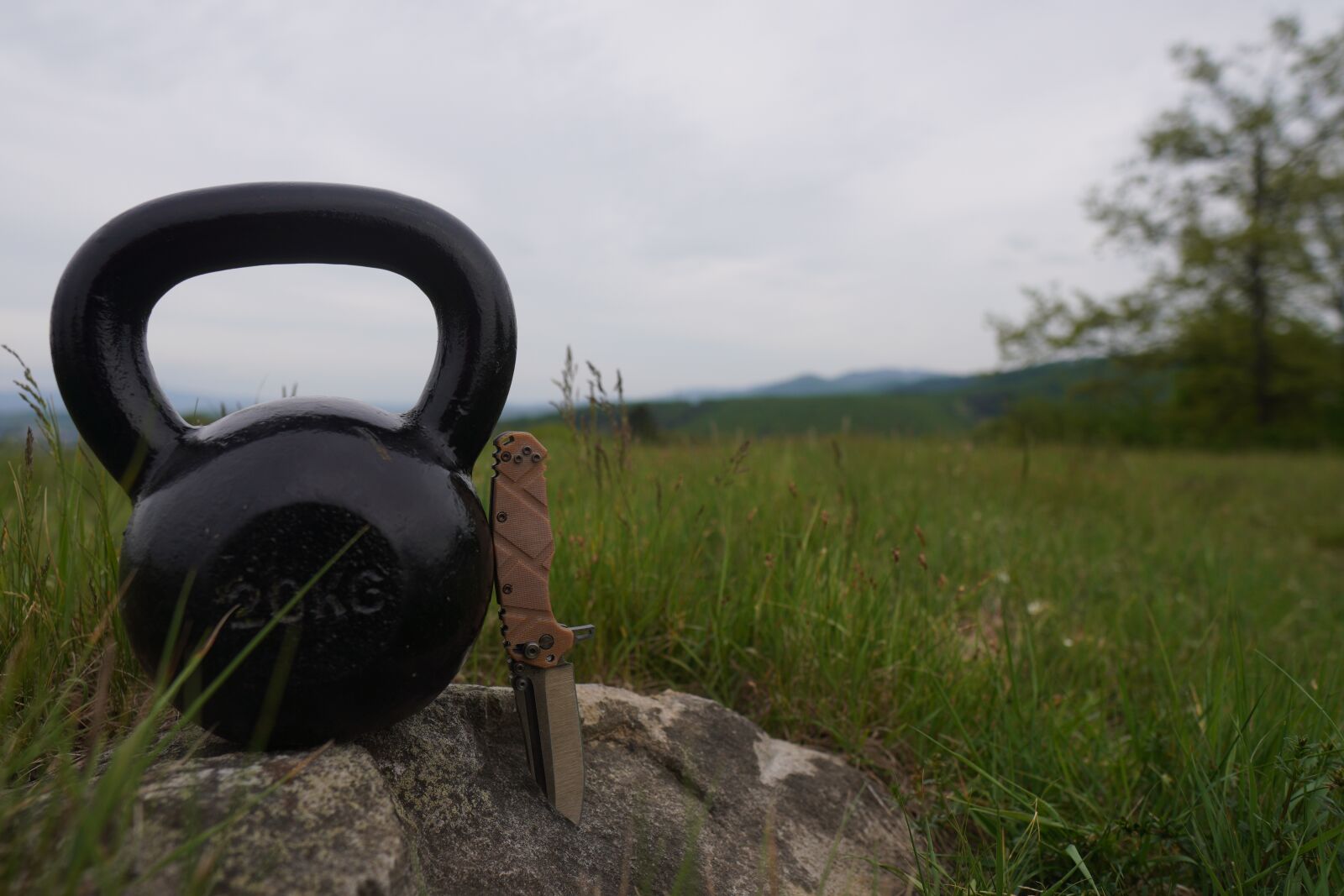 Sony a6400 + Sigma 16mm F1.4 DC DN | C sample photo. Trening, kettlebell, exercise photography