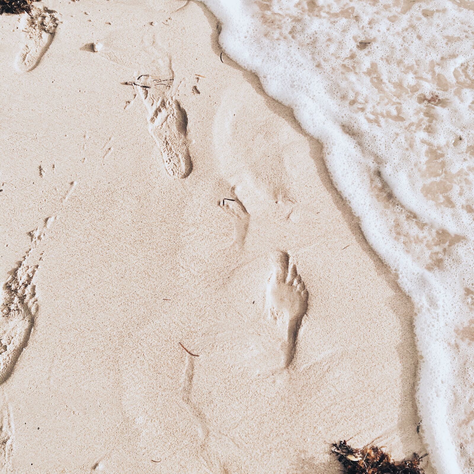 Apple iPhone 6s sample photo. Beach, footprints, sand, sand photography