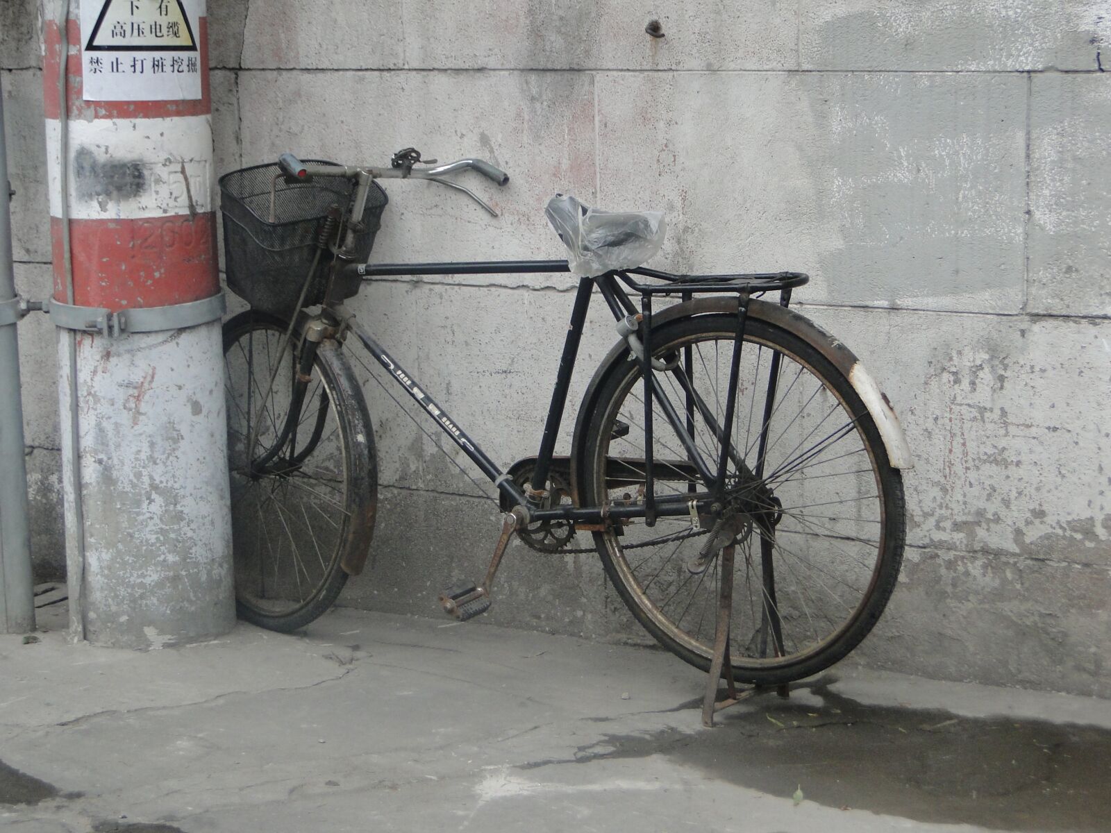 Sony Cyber-shot DSC-HX1 sample photo. Bicycle, vintage, retro photography