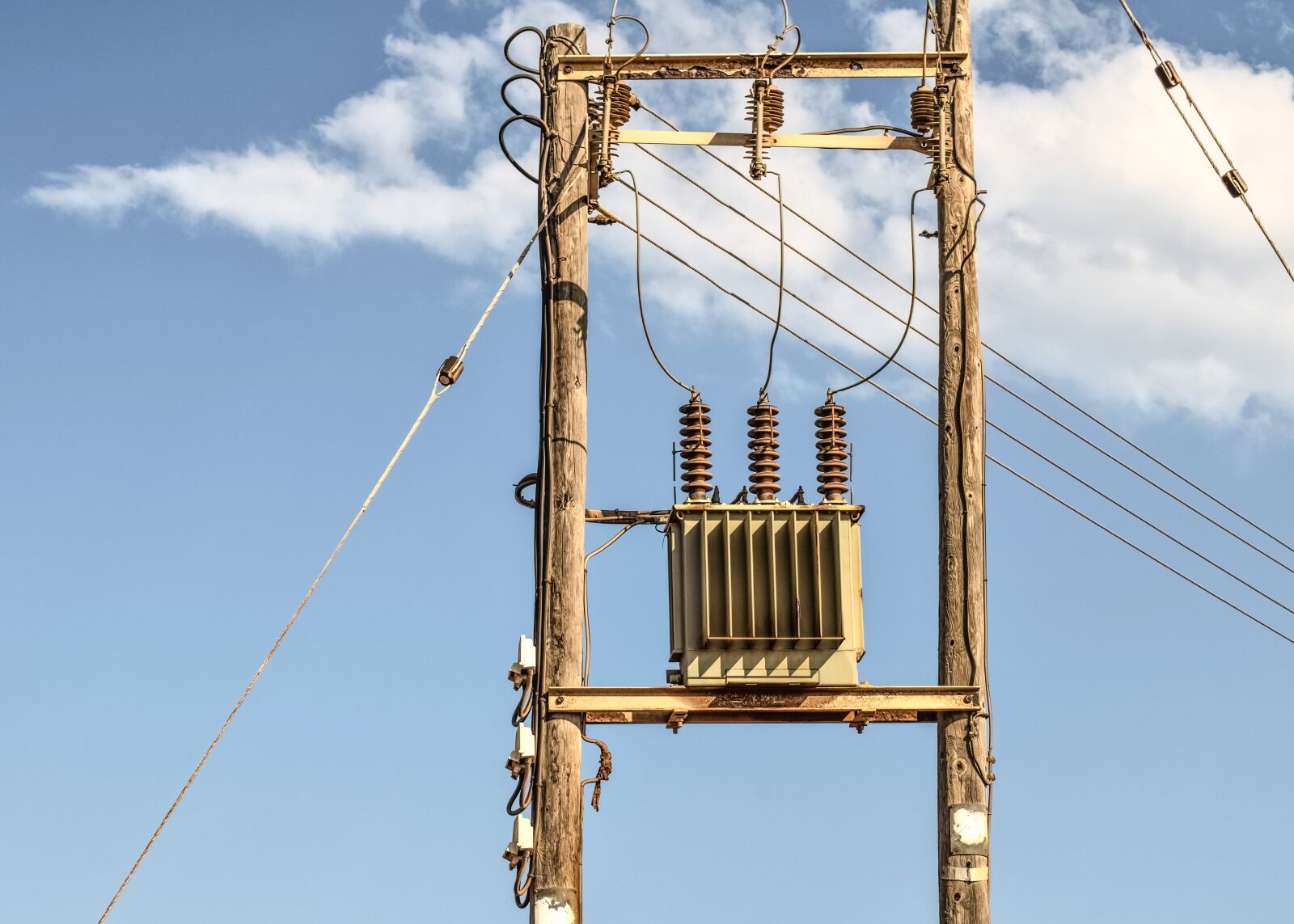 Nikon D3300 sample photo. Pole, electricity, transformer photography