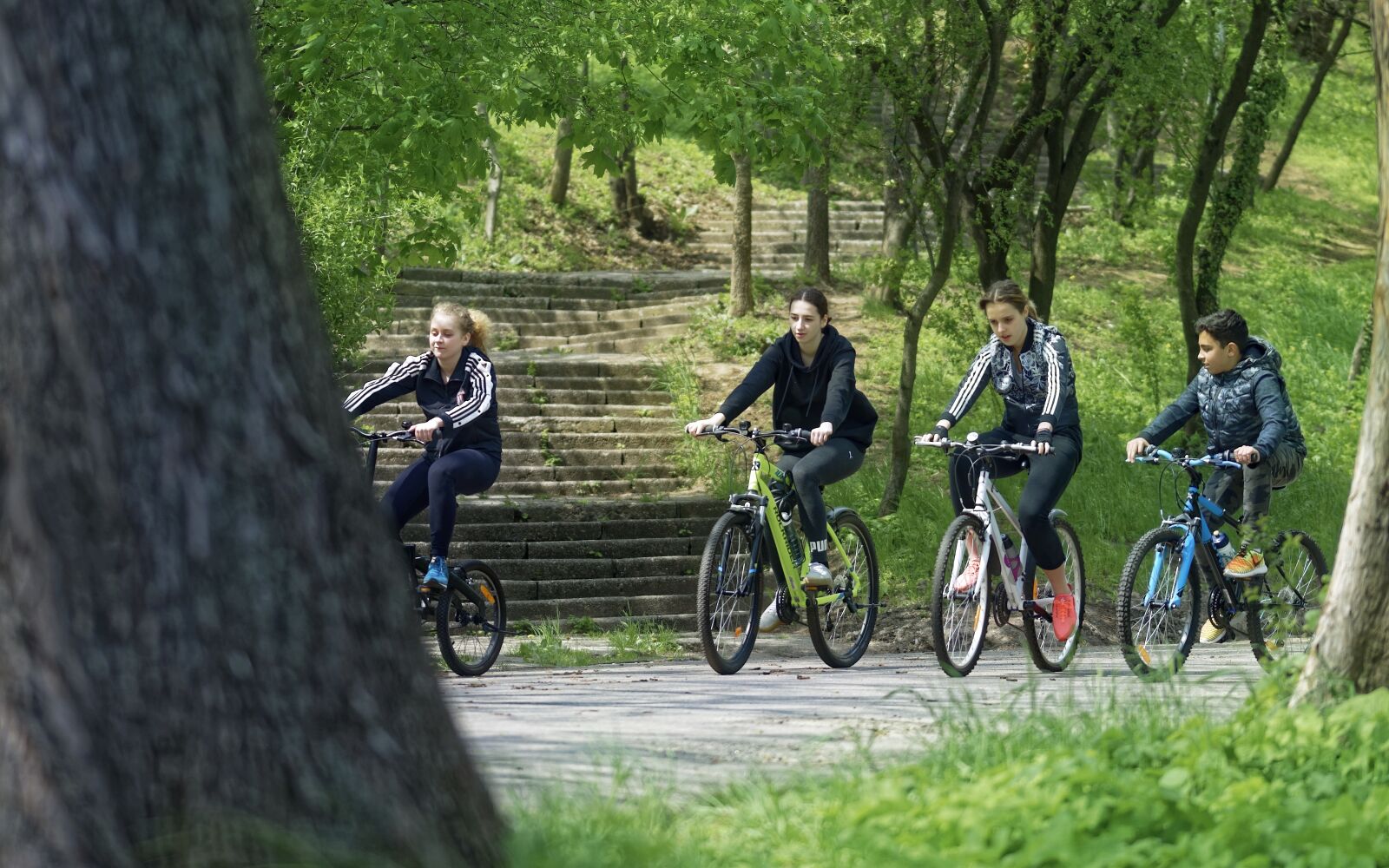 Nikon D5300 sample photo. Cyclists, park, girls photography