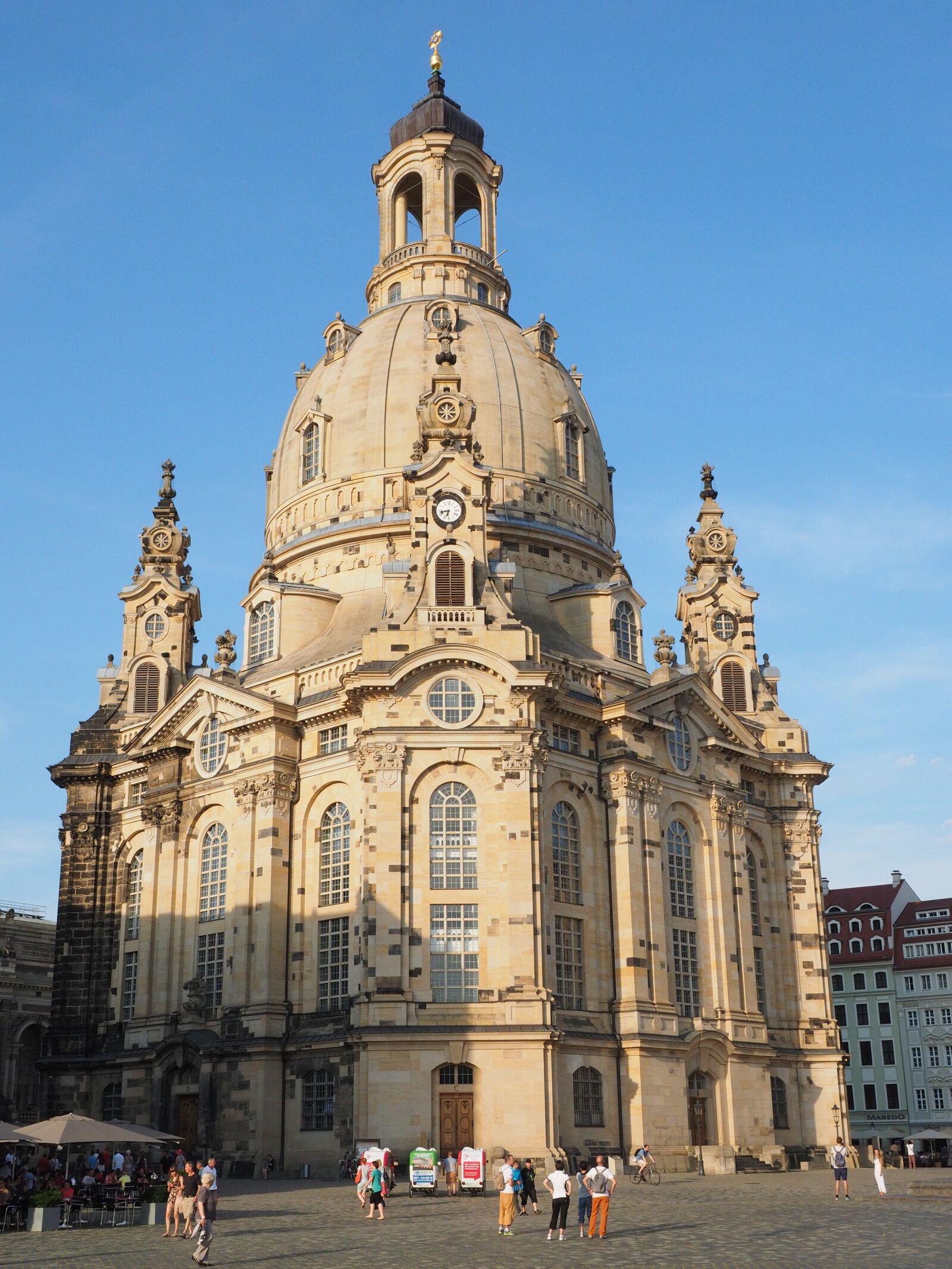Olympus OM-D E-M1 + Olympus M.Zuiko Digital ED 12-40mm F2.8 Pro sample photo. Frauenkirche, dresden, church of photography