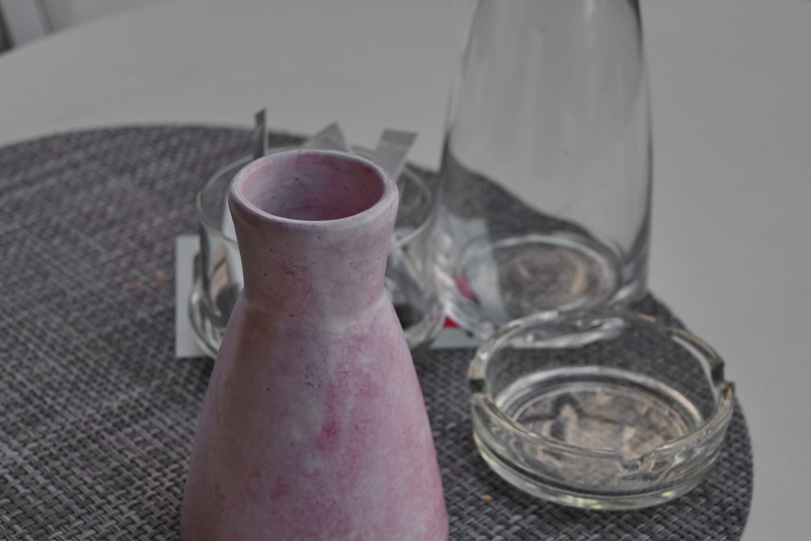 Nikon D5500 sample photo. Ashtray, ceramic, vase, container photography