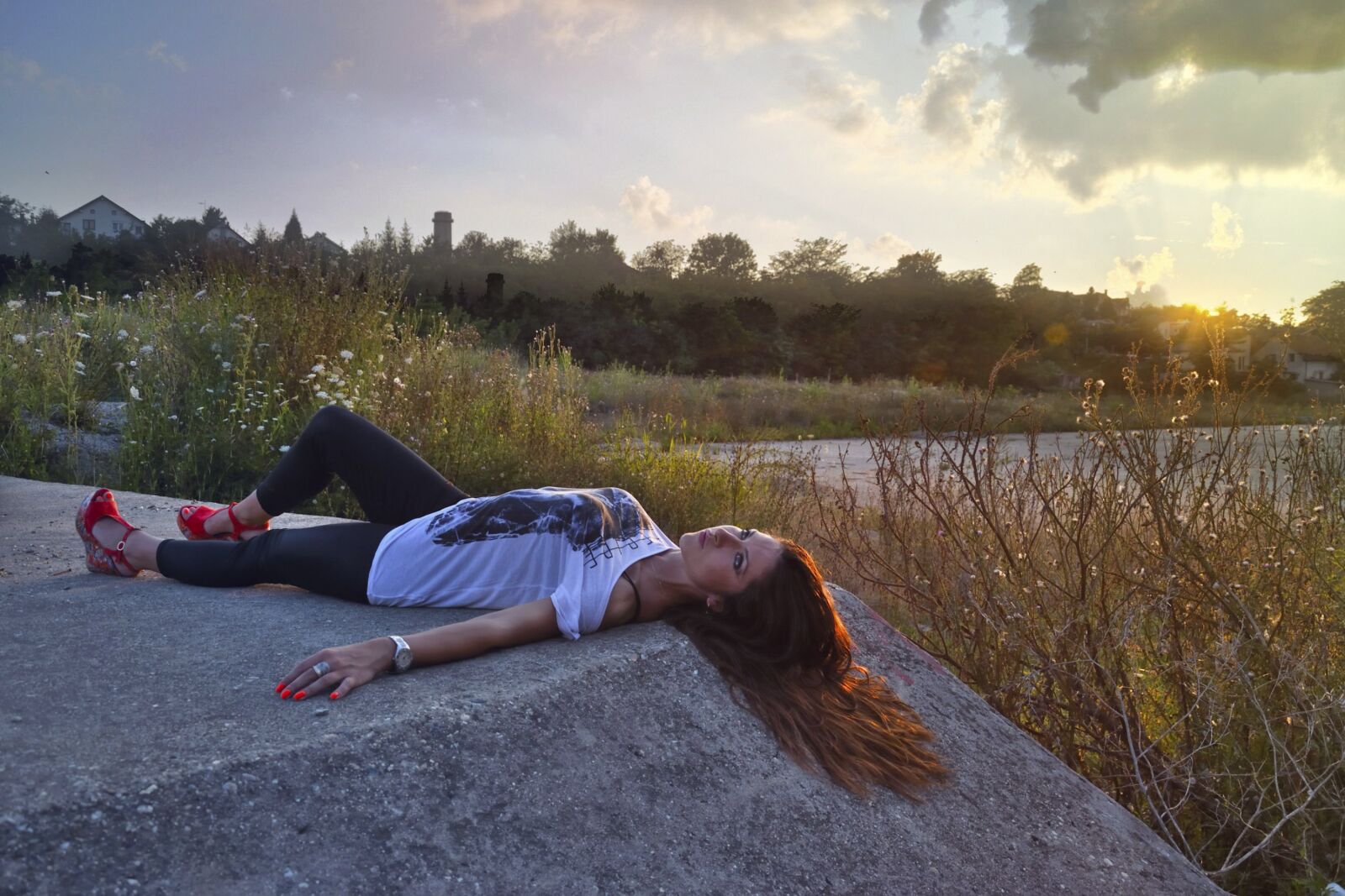 Nikon D3100 sample photo. Sunset, girl, slender photography