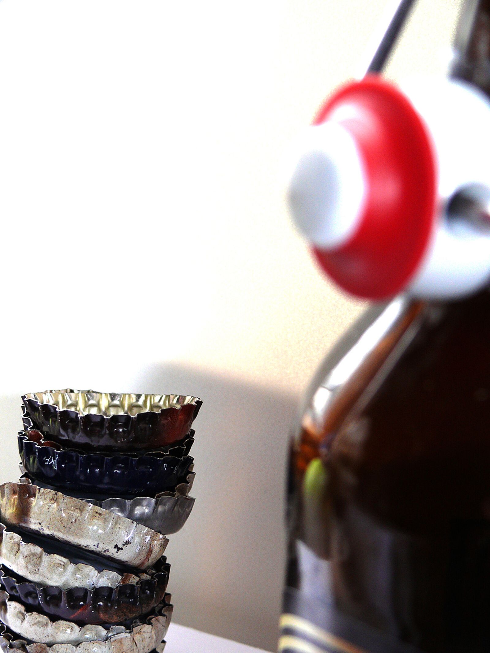 Leica V-LUX 1 sample photo. Bottle caps, bottle closure photography