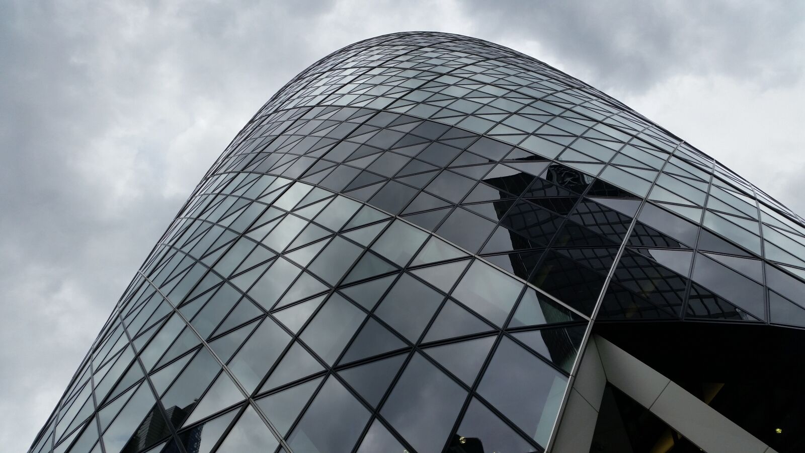 Samsung Galaxy S5 sample photo. Gherkin, landmark, building photography