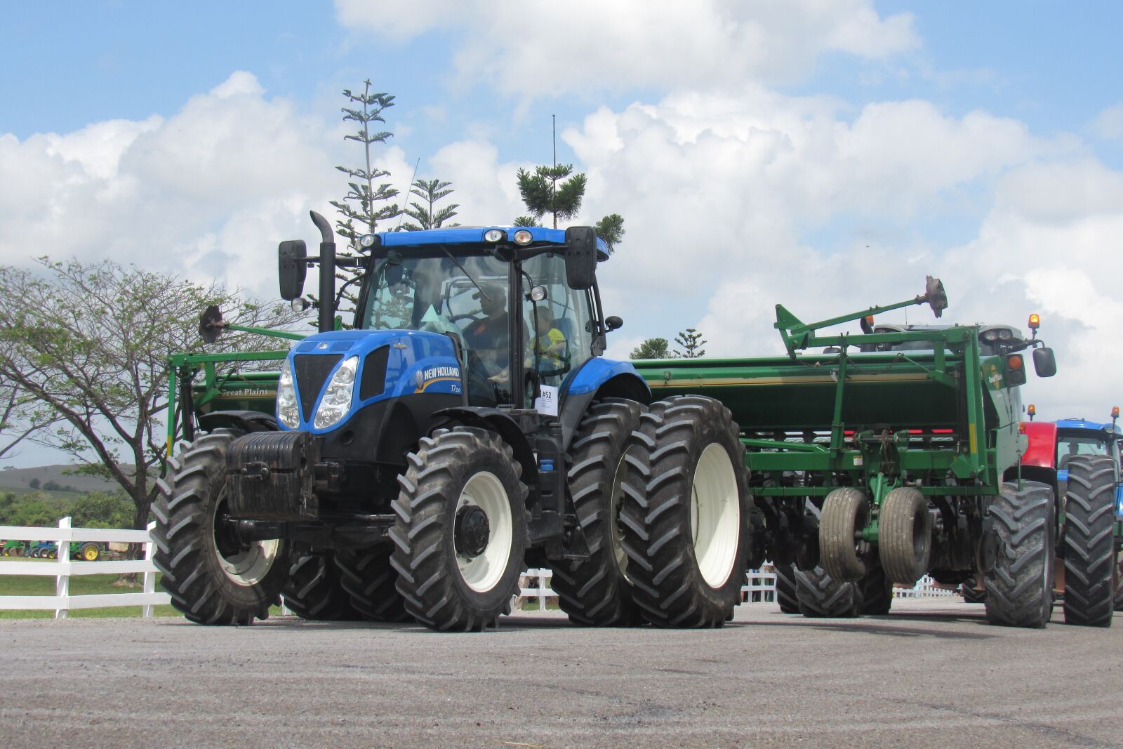 Canon PowerShot SX530 HS sample photo. New holland, farm, agriculture photography