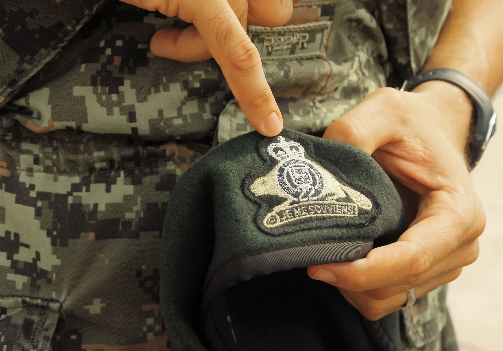 Pentax K200D sample photo. Canada, military, memory photography