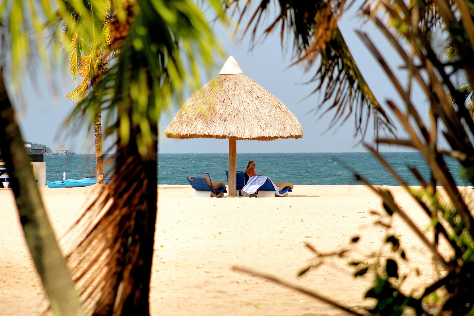 Canon EOS 1300D (EOS Rebel T6 / EOS Kiss X80) sample photo. Beach, palapa, placencia photography