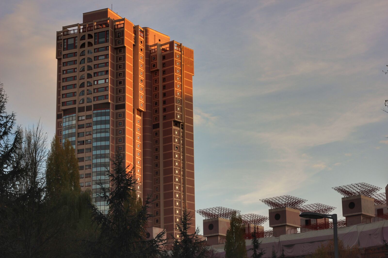 Canon EOS 600D (Rebel EOS T3i / EOS Kiss X5) + Canon EF 50mm F1.8 II sample photo. Dikmen valley, building, architecture photography