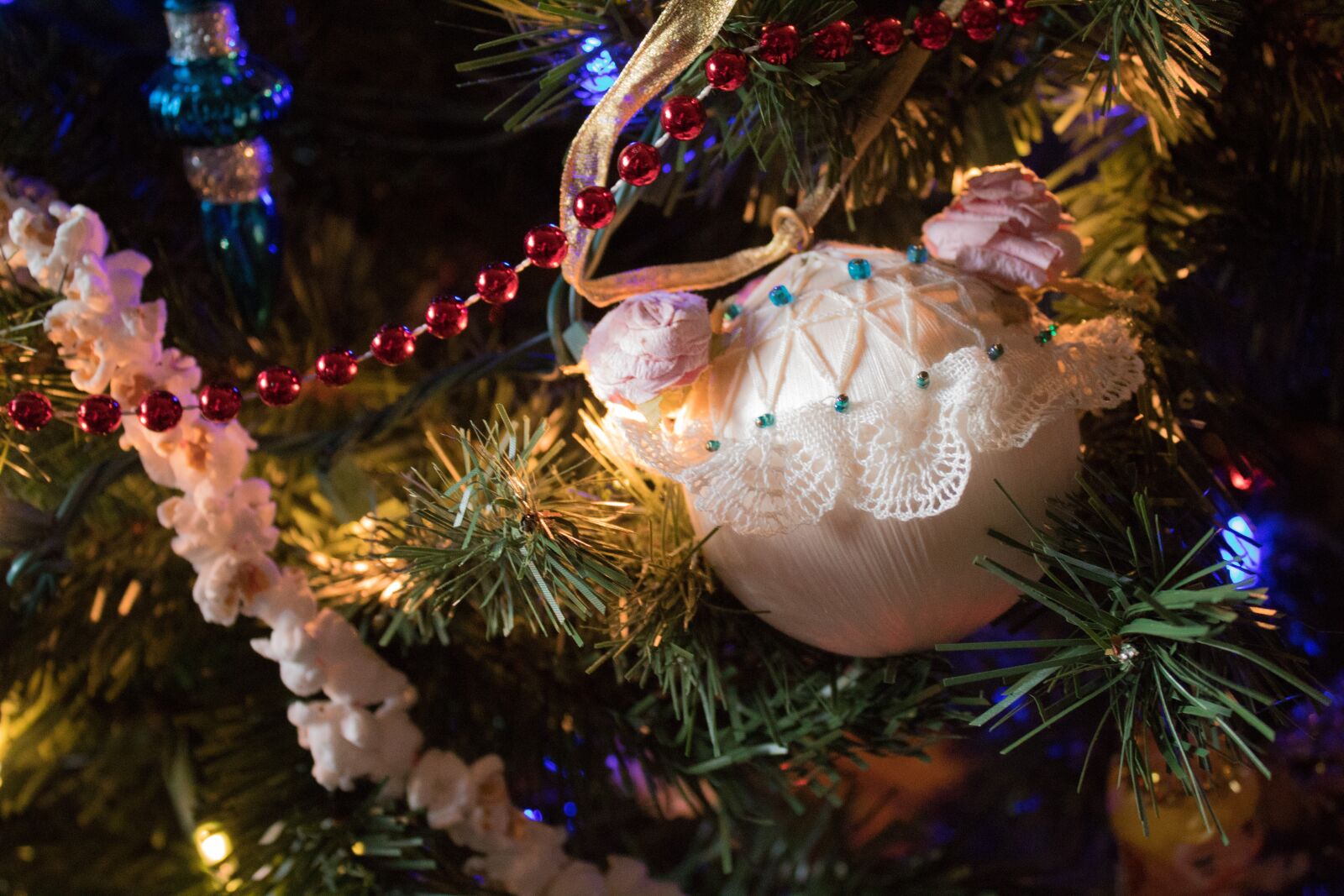 Canon EOS 1300D (EOS Rebel T6 / EOS Kiss X80) sample photo. Christmas, decoration, tree photography