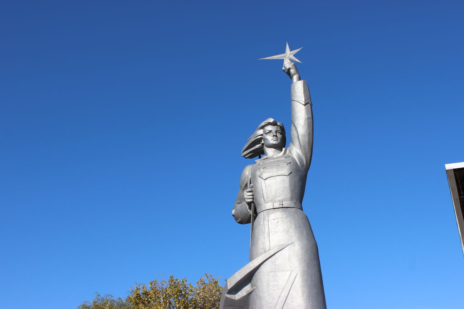 Canon EOS 600D (Rebel EOS T3i / EOS Kiss X5) sample photo. Krasnodar, russia, monument photography