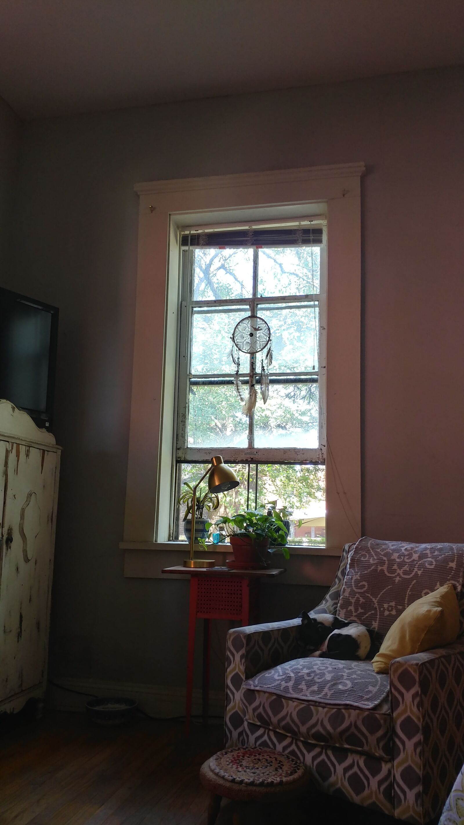 LG V20 sample photo. Cozy corner, comfy chair photography