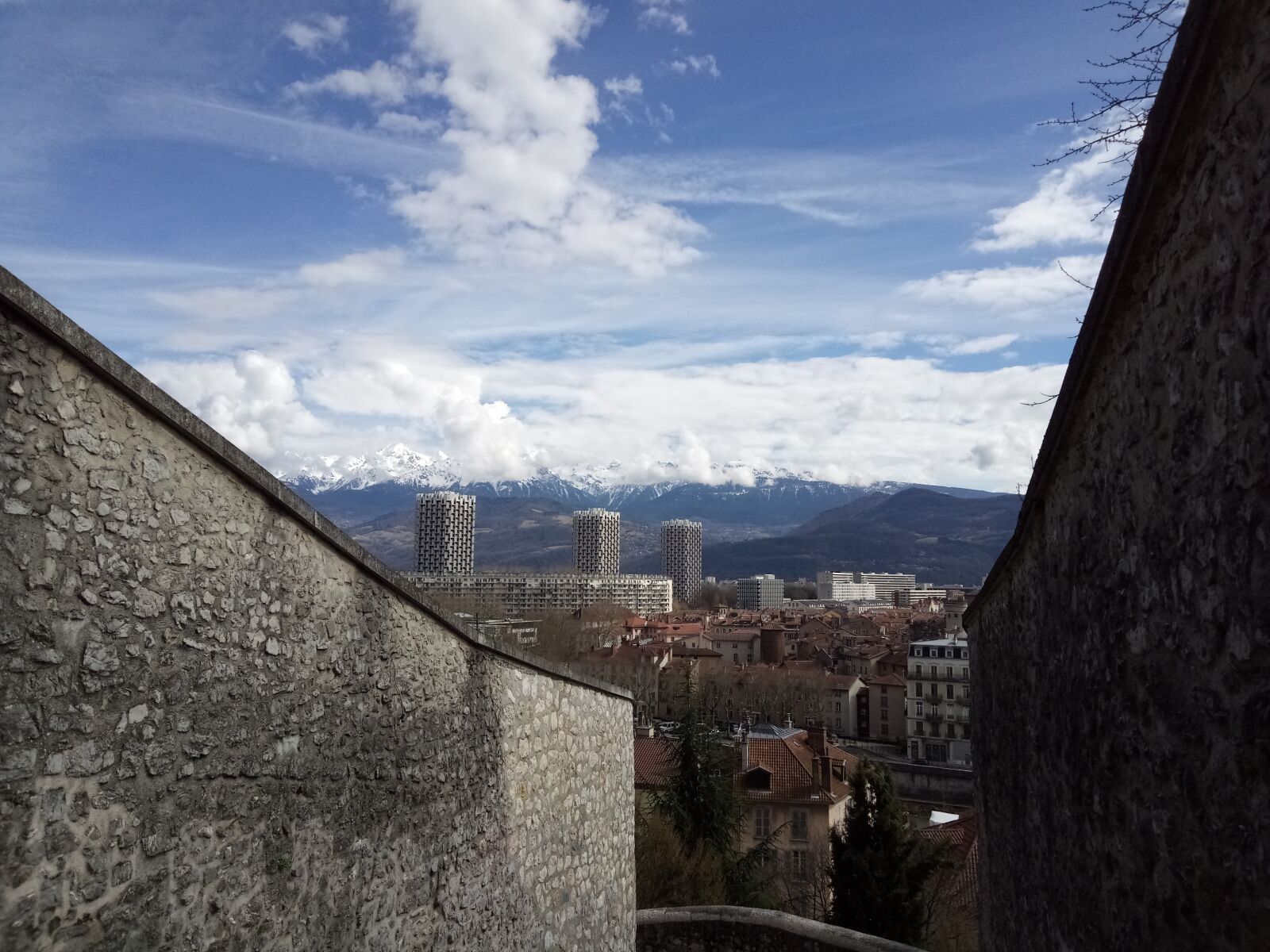 HUAWEI honor 6C Pro sample photo. Architecture, wall, at the photography