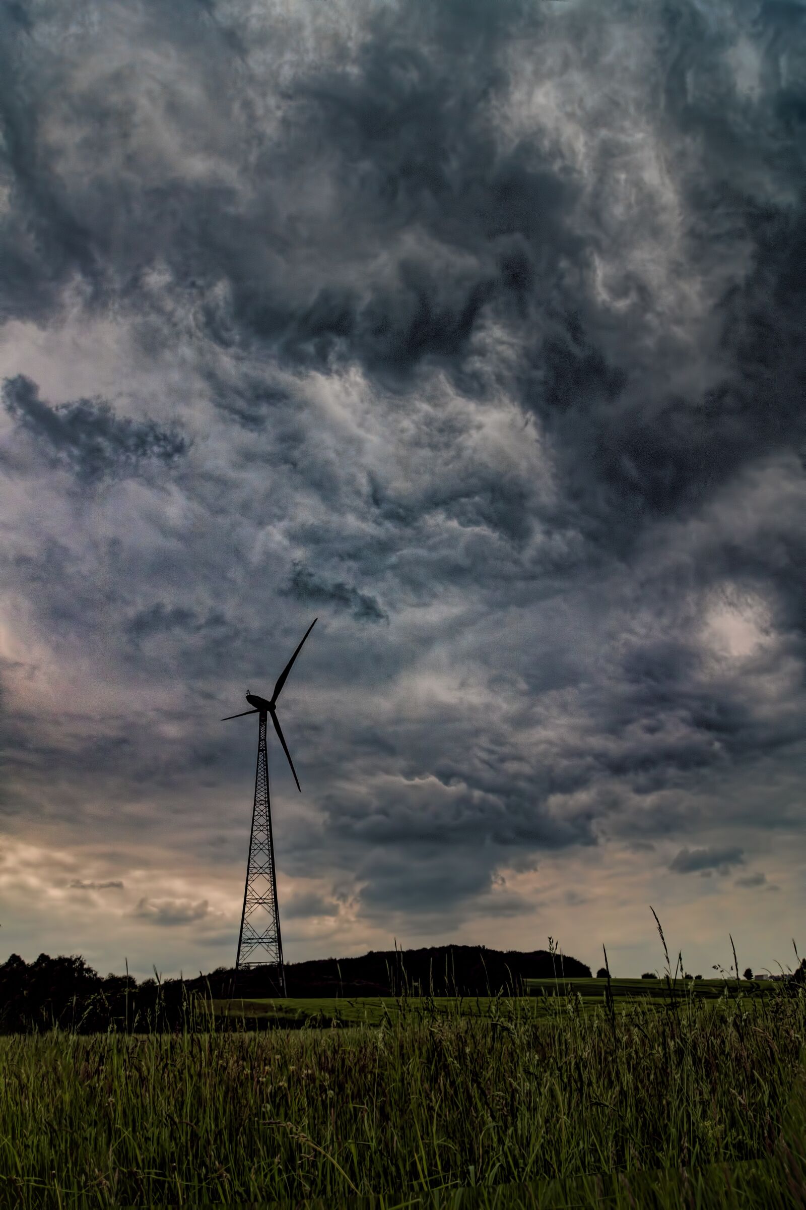 Canon EOS 750D (EOS Rebel T6i / EOS Kiss X8i) sample photo. Pinwheel, clouds, dramatic photography