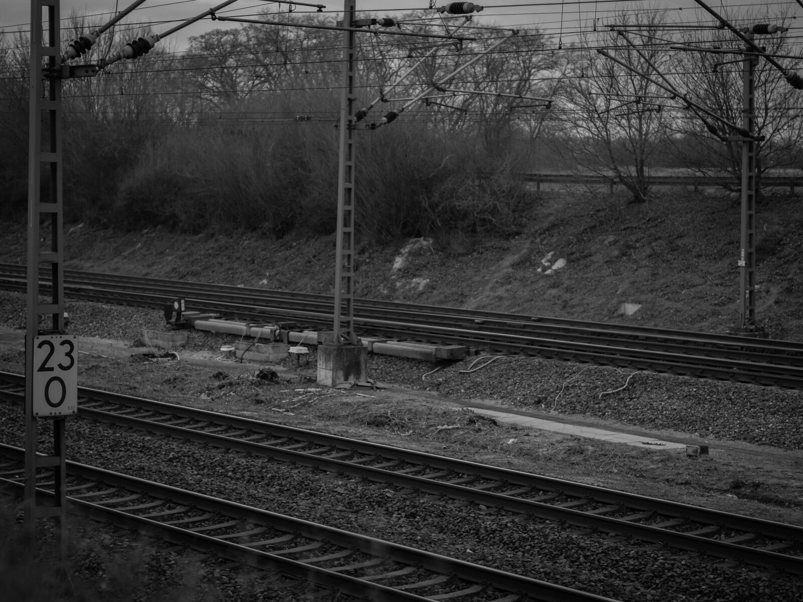Olympus OM-D E-M10 II + Olympus M.Zuiko Digital 45mm F1.8 sample photo. Railway rails, black and photography