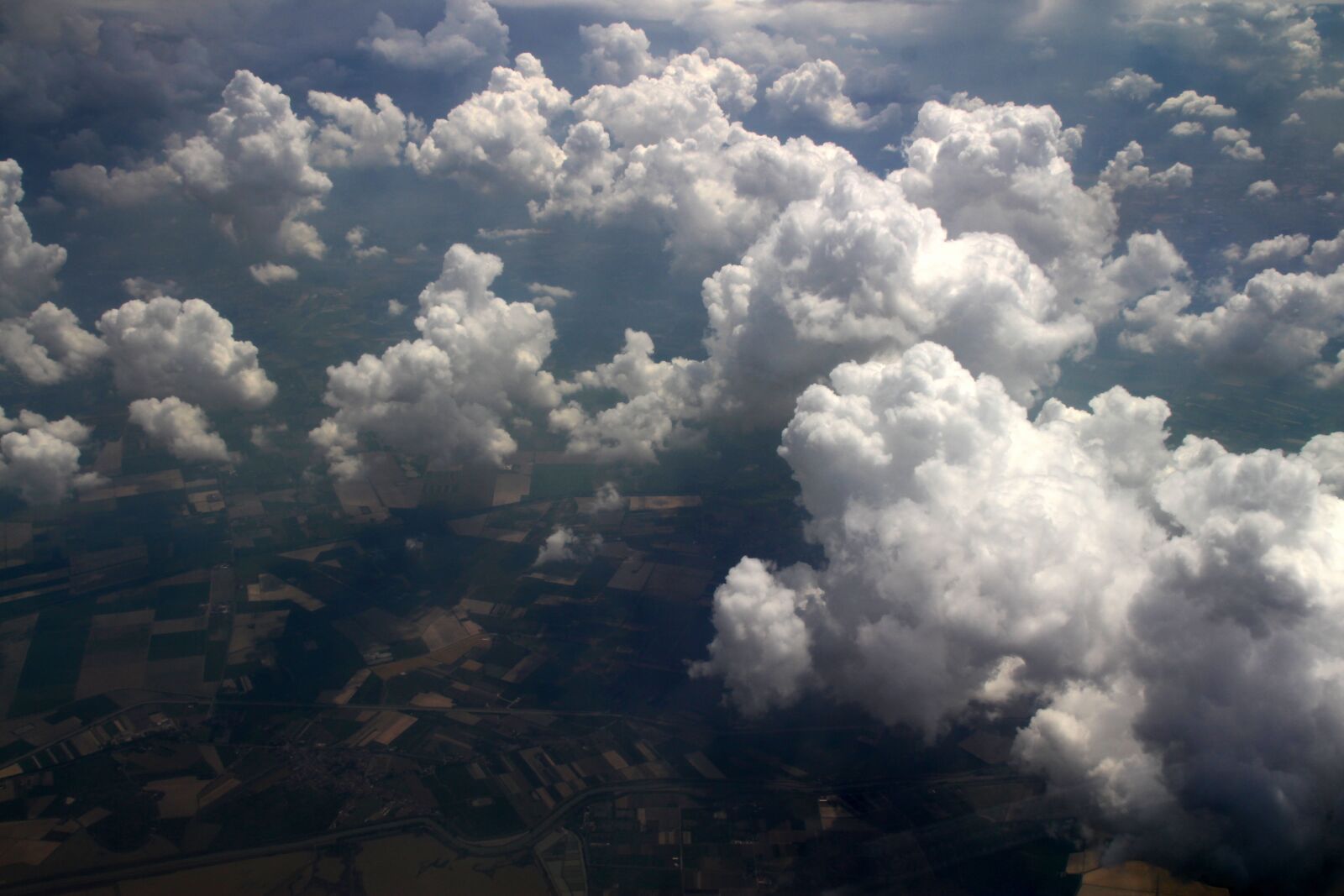 Canon EOS 700D (EOS Rebel T5i / EOS Kiss X7i) sample photo. Sky, cloud, height photography
