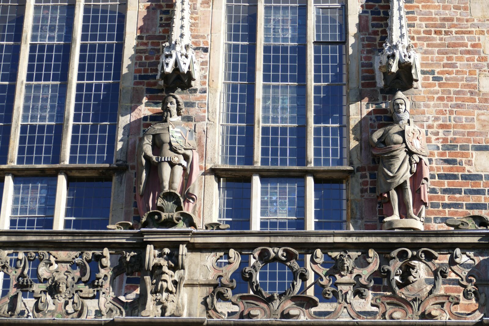 Panasonic Lumix DMC-FZ1000 sample photo. Bremen, historic center, historically photography