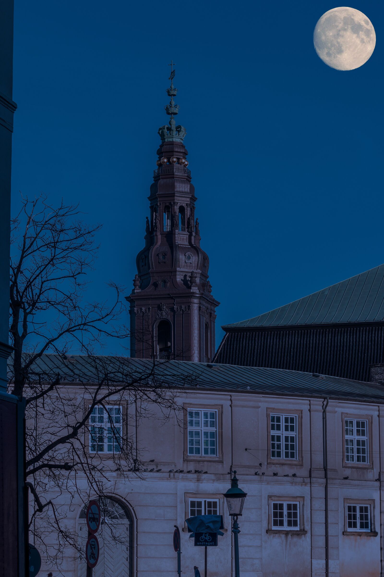 Canon EOS 70D + Canon EF 70-300mm F4-5.6L IS USM sample photo. Copenhagen, night photography, the photography