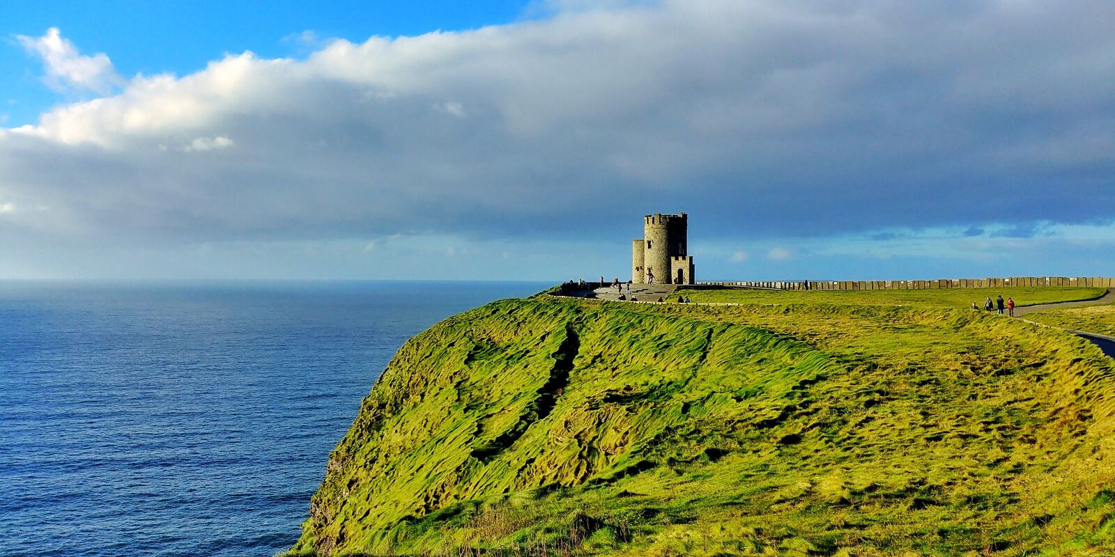 LG G6 sample photo. Castle, cliffs, mountain photography