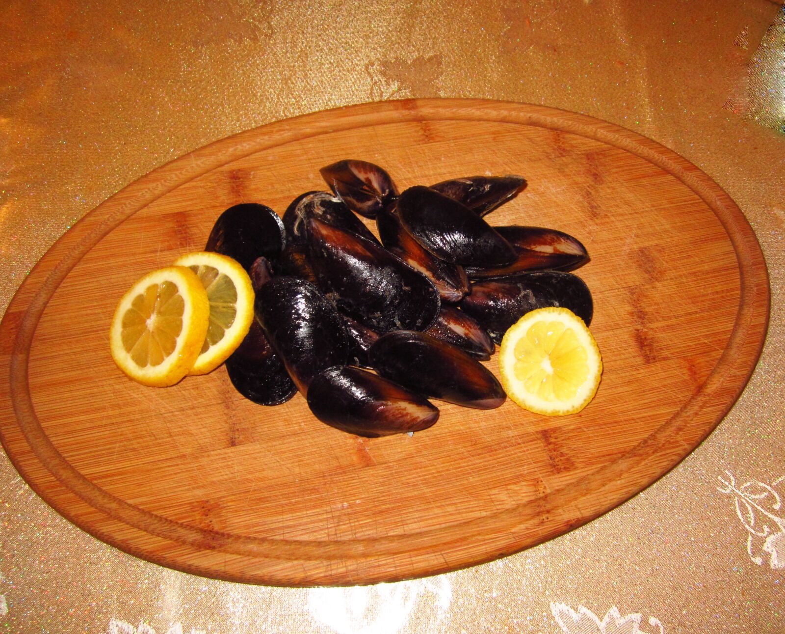 Canon PowerShot A2200 sample photo. Mussels, shelled, marine photography