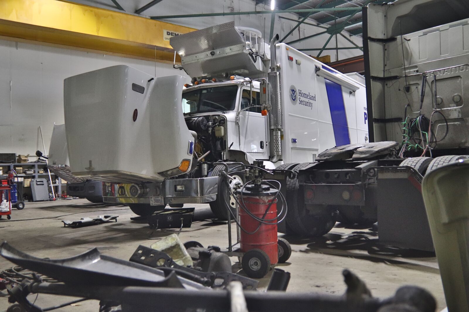 Canon EOS 77D (EOS 9000D / EOS 770D) sample photo. Homeland security, truck, emergency photography