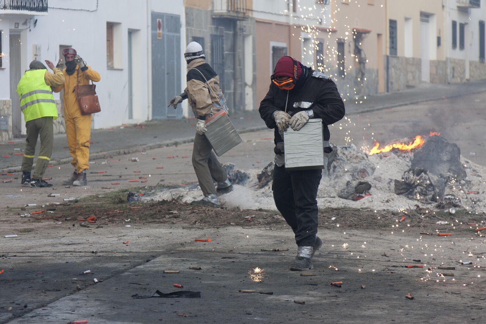 Canon EOS 40D + Canon EF 24-105mm F4L IS USM sample photo. Firecrackers, talayuelas, fifths photography