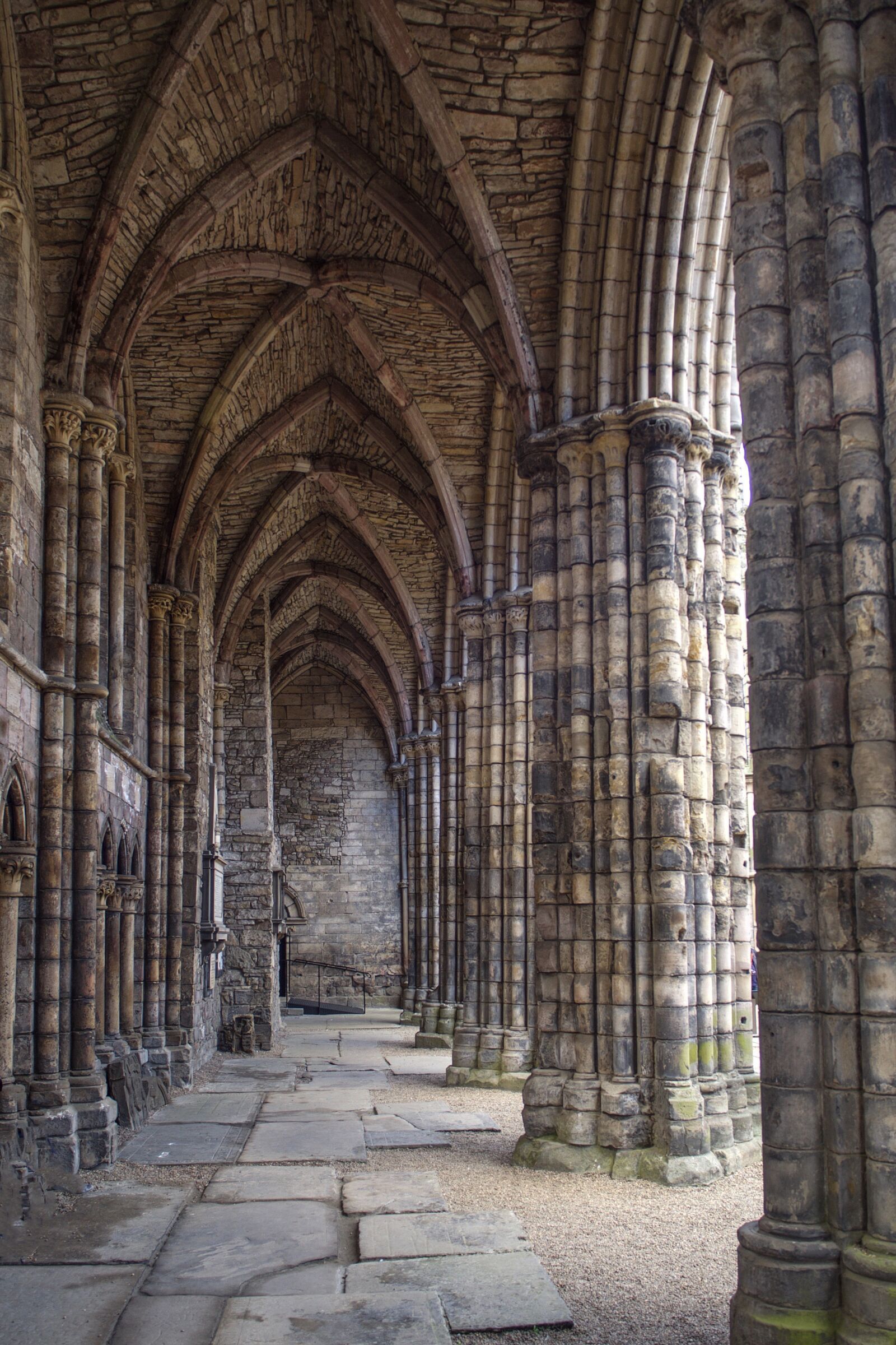 Olympus OM-D E-M10 sample photo. Holyroodhouse, holyrood palace, abbey photography