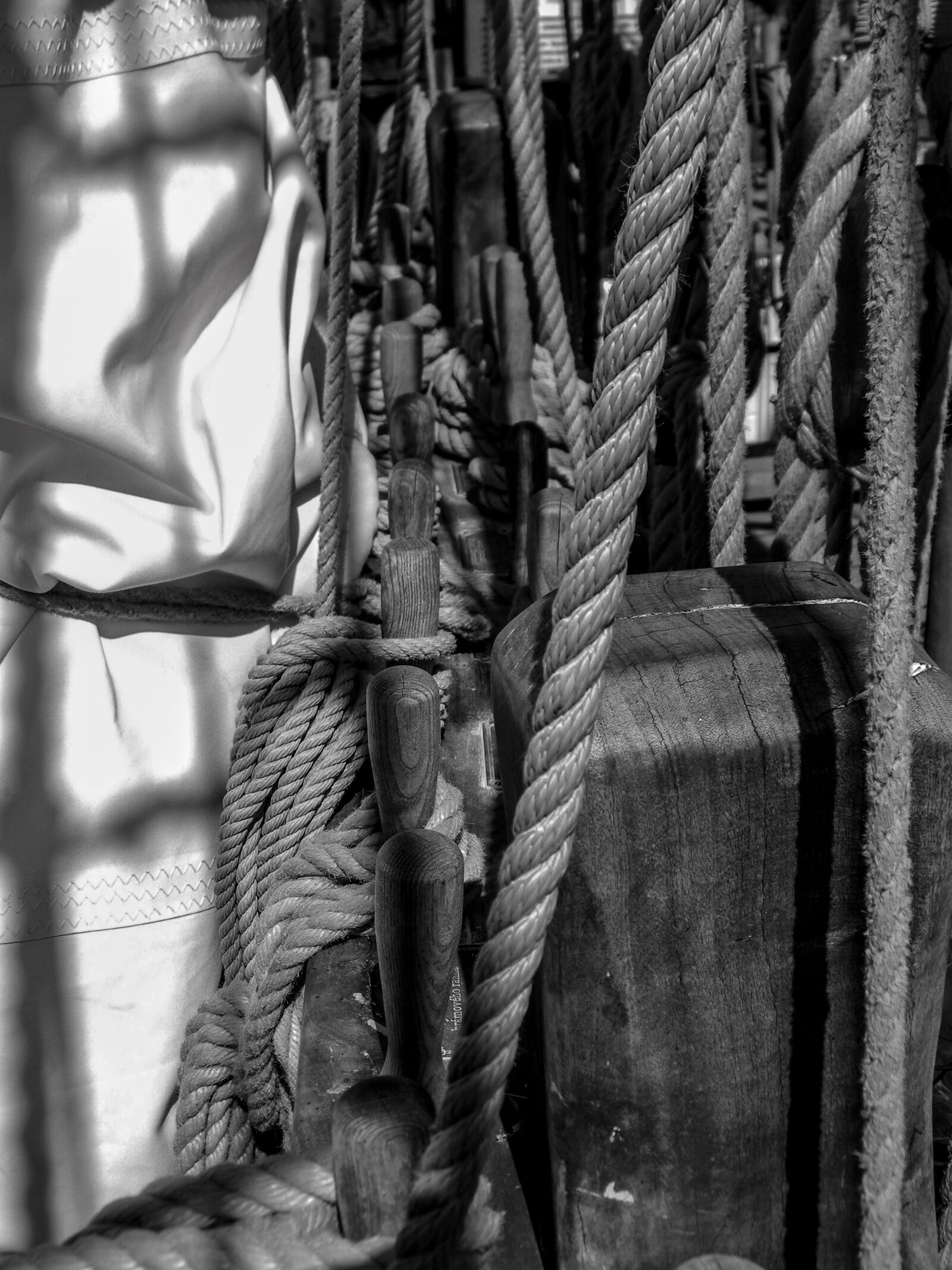 Nikon Coolpix L110 sample photo. Rigging, rope, sails photography