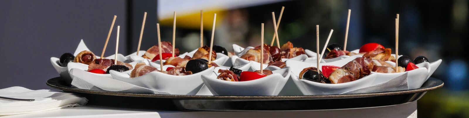 Panasonic Lumix DMC-GX8 sample photo. Catering, finger food, bacon photography