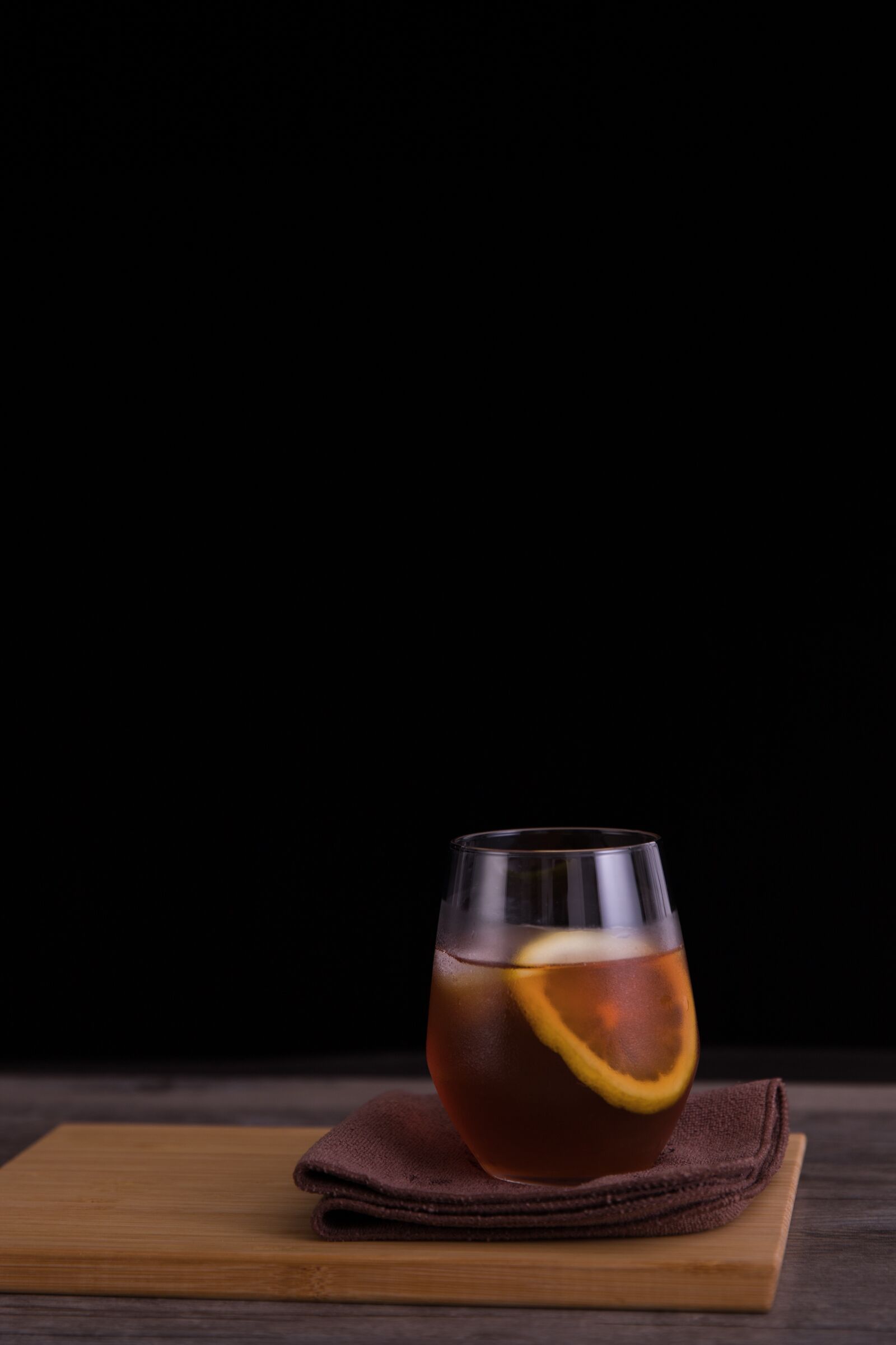 Canon EOS 6D Mark II sample photo. Lemon tea, black tea photography