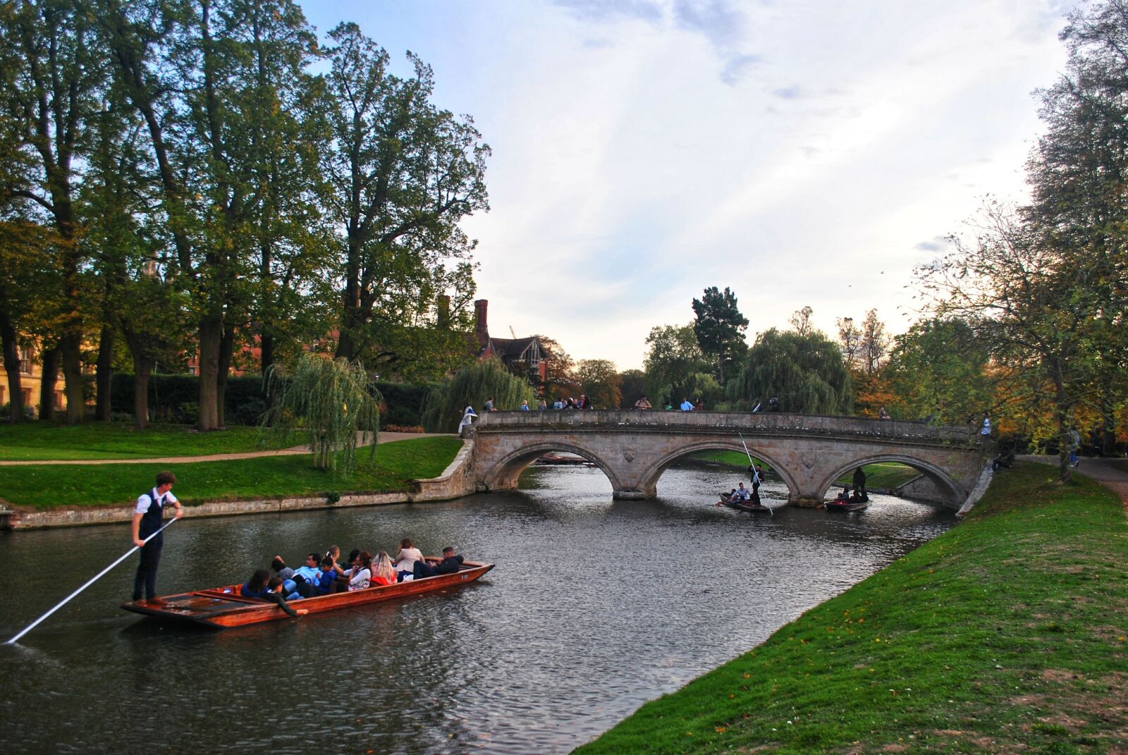 Nikon D3000 sample photo. Punting, cambridge, river photography