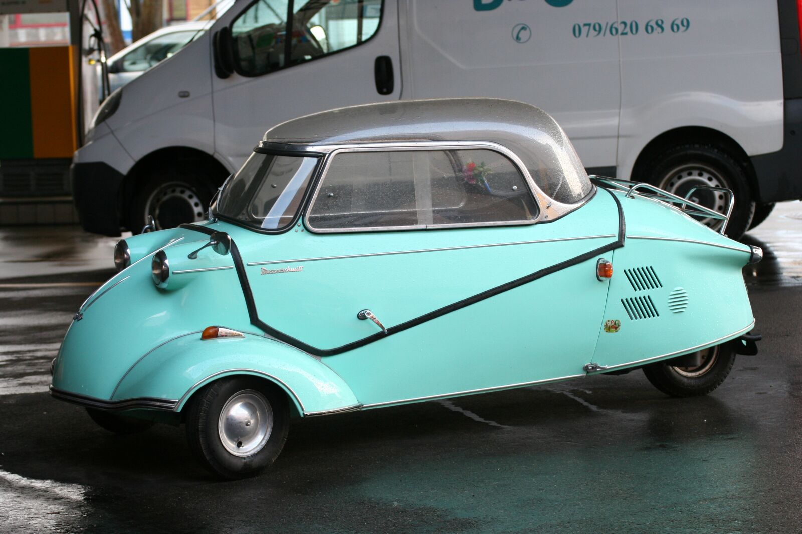 Canon EOS 350D (EOS Digital Rebel XT / EOS Kiss Digital N) sample photo. Messerschmitt, piaggio, roller photography