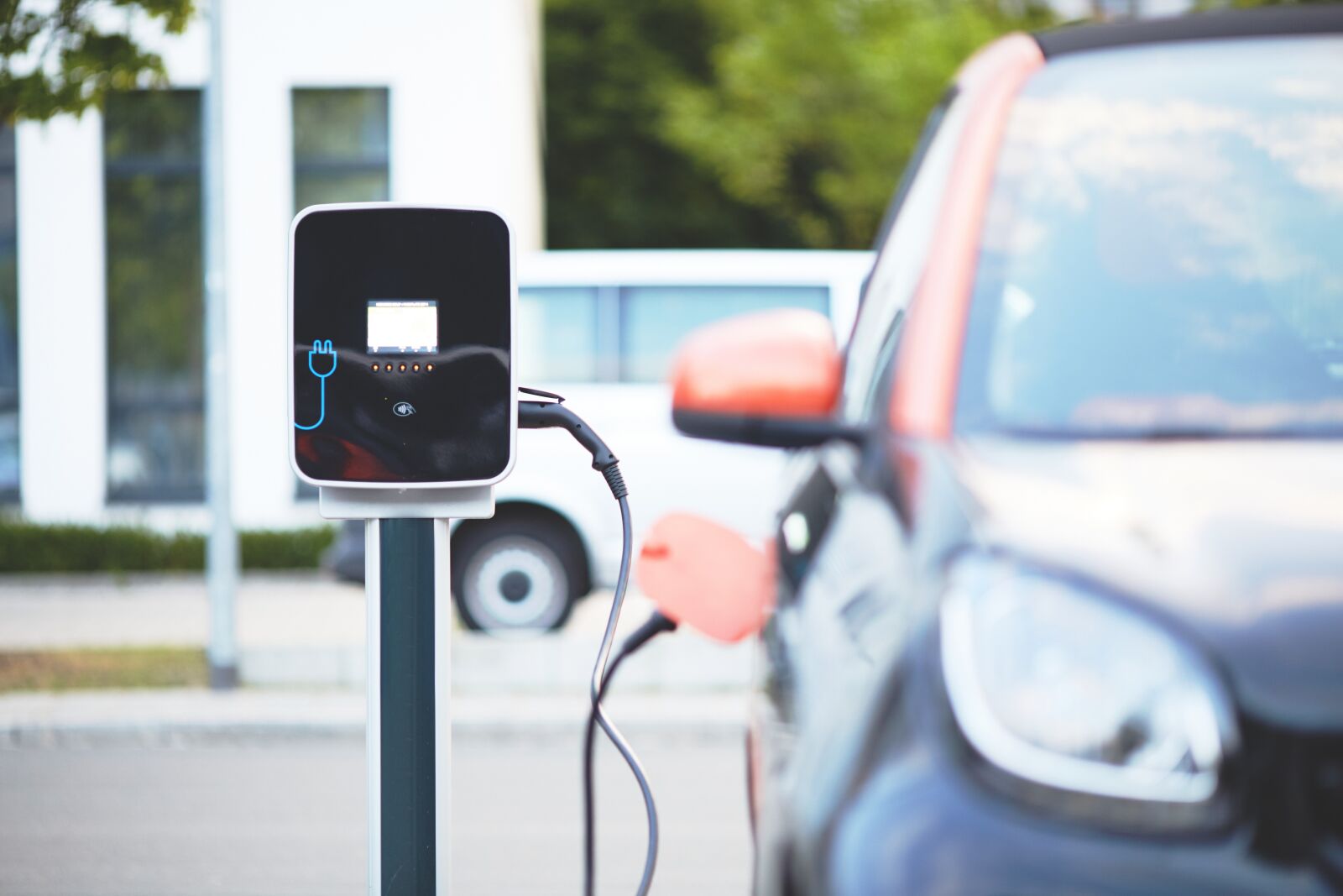 Canon EF 135mm F2L USM sample photo. Electric car, auto, carsharing photography