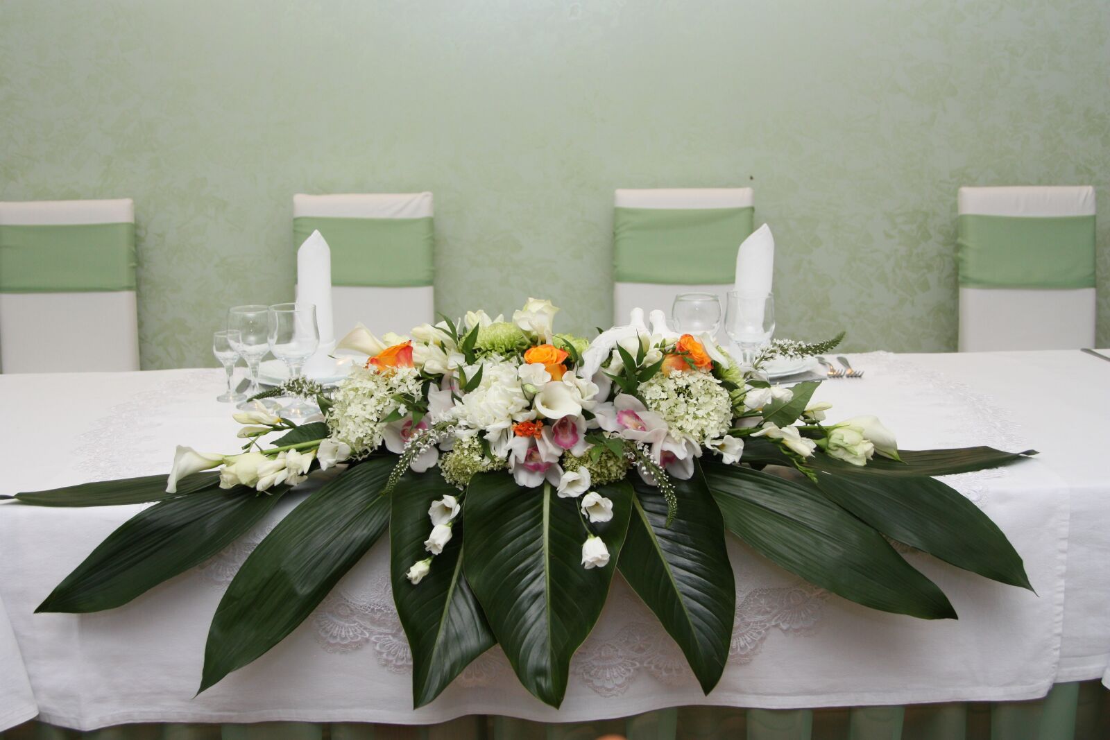 Canon EOS 450D (EOS Rebel XSi / EOS Kiss X2) sample photo. Wedding decor, floral arrangement photography