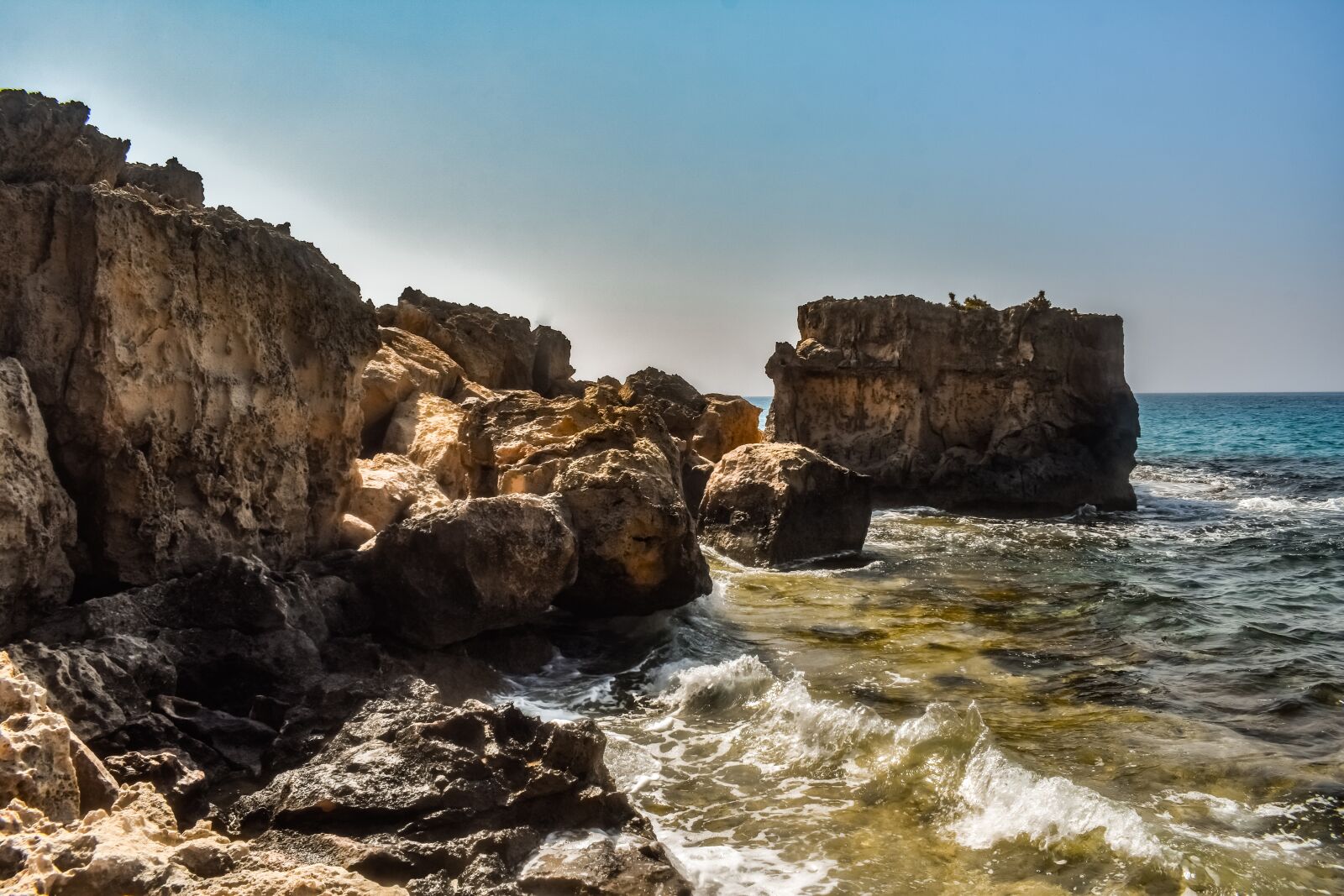 Nikon D3300 sample photo. Rock, rocky coast, beach photography
